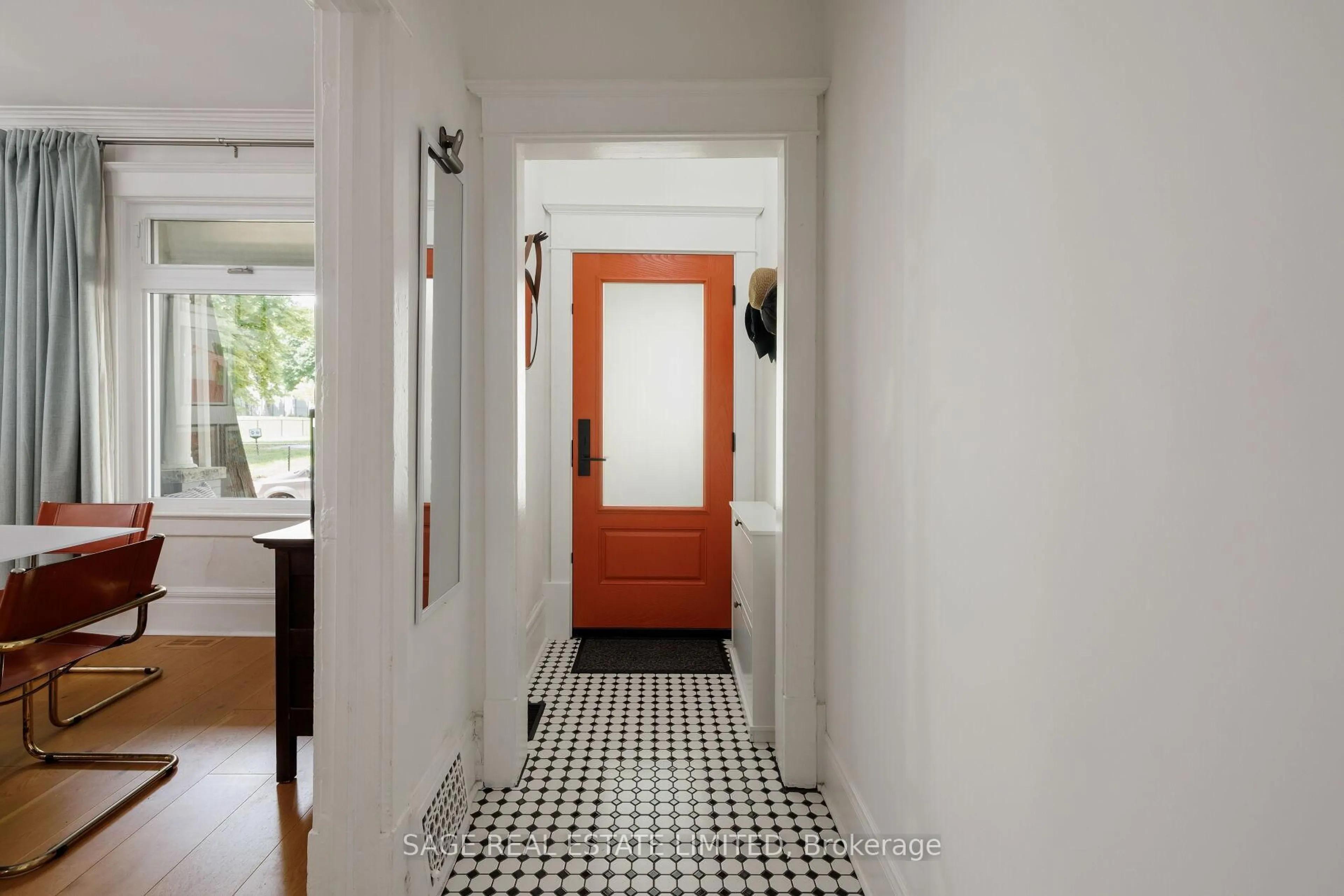 Indoor entryway for 283 Booth Ave, Toronto Ontario M4M 2M7