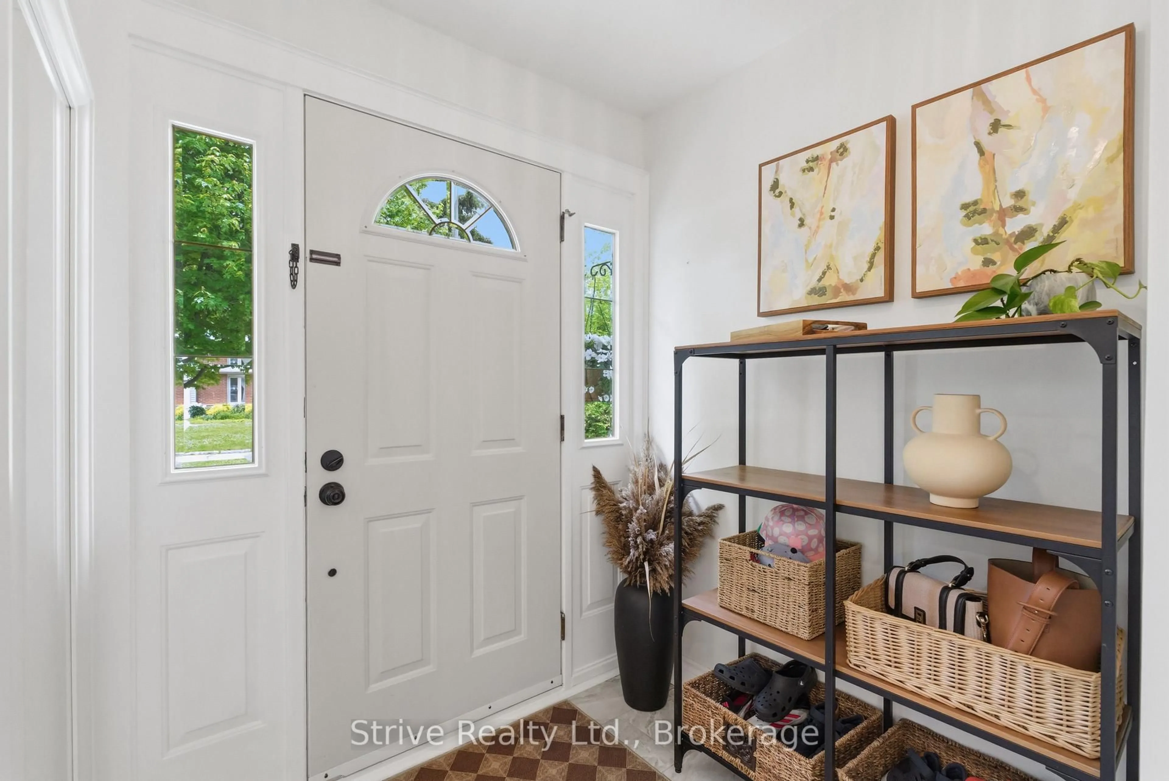 Indoor entryway for 7 Albery Cres, Ajax Ontario L1S 2Y2