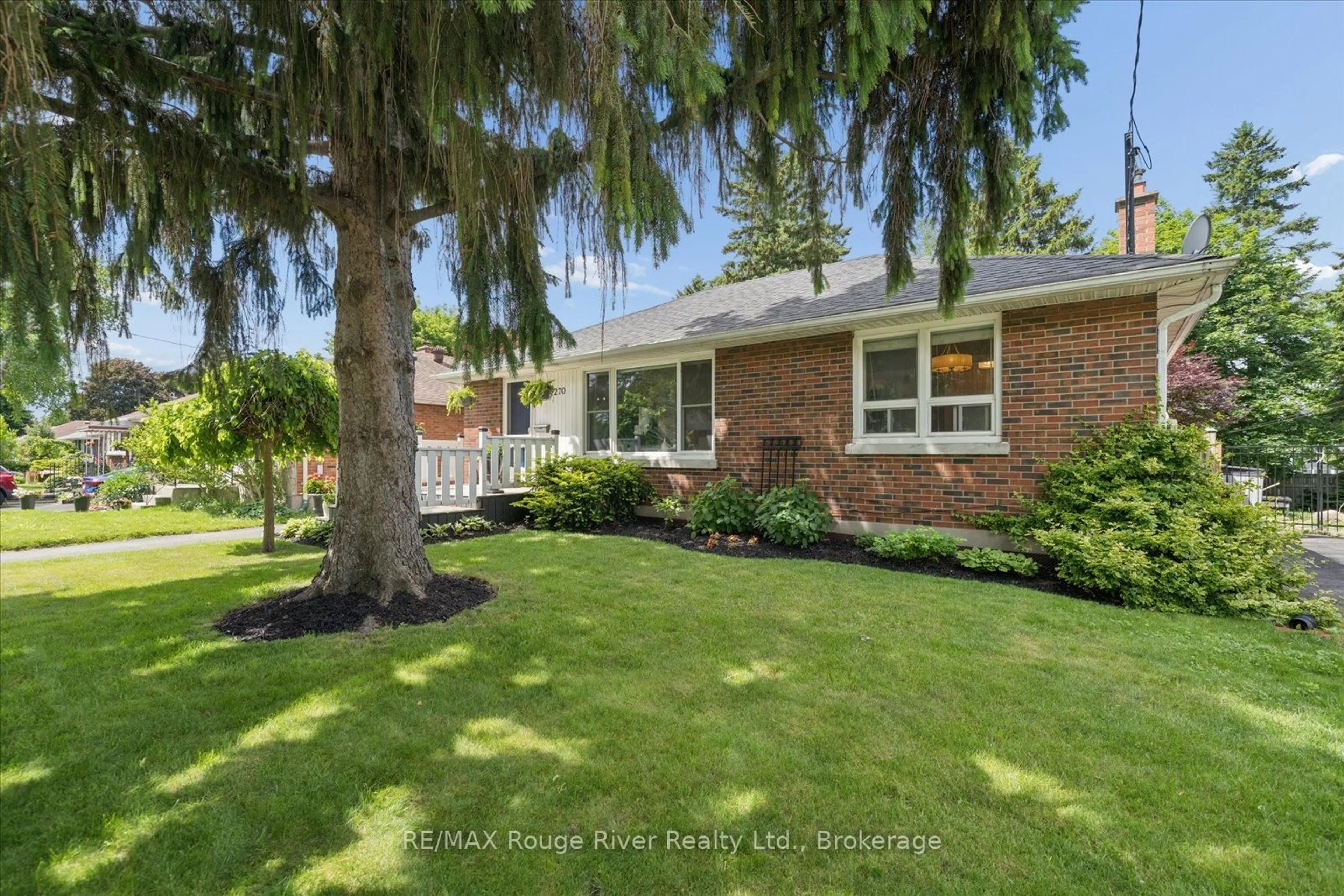 Home with brick exterior material, street for 270 Windsor St, Oshawa Ontario L1H 6G6