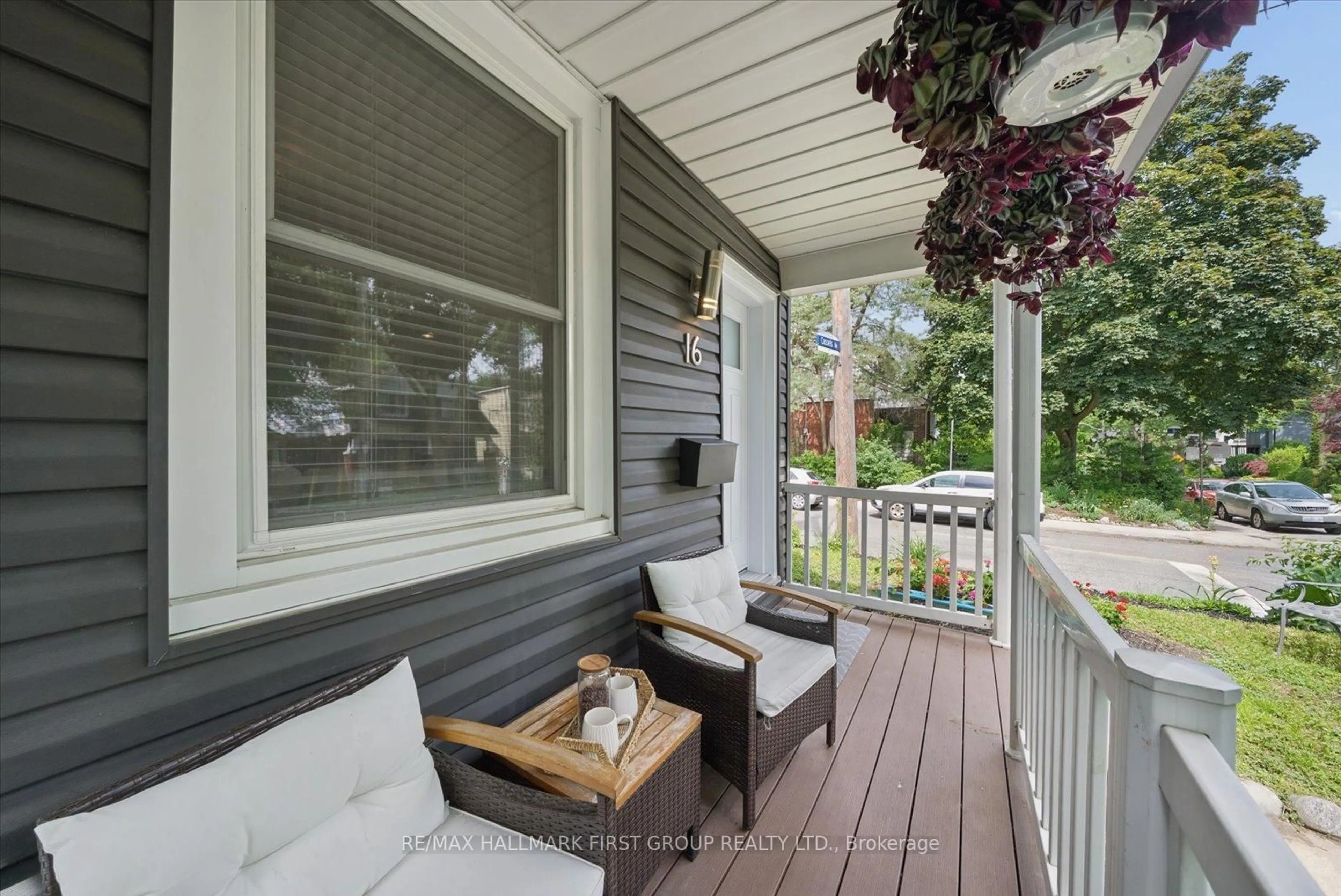 Unknown for 16 Cassels Ave, Toronto Ontario M4E 1X8