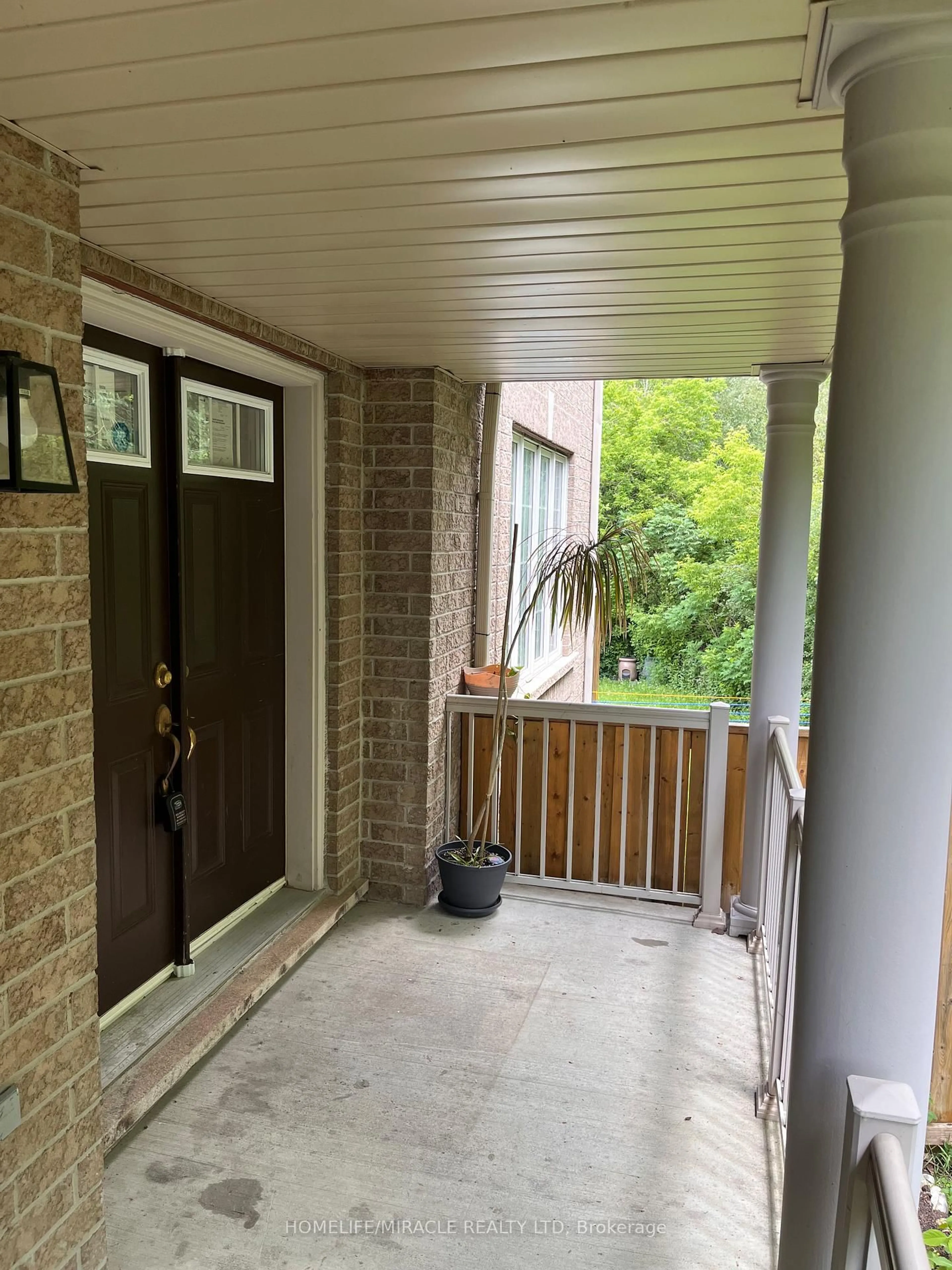 Indoor entryway for 161 Cathedral Dr, Whitby Ontario L1R 0J5