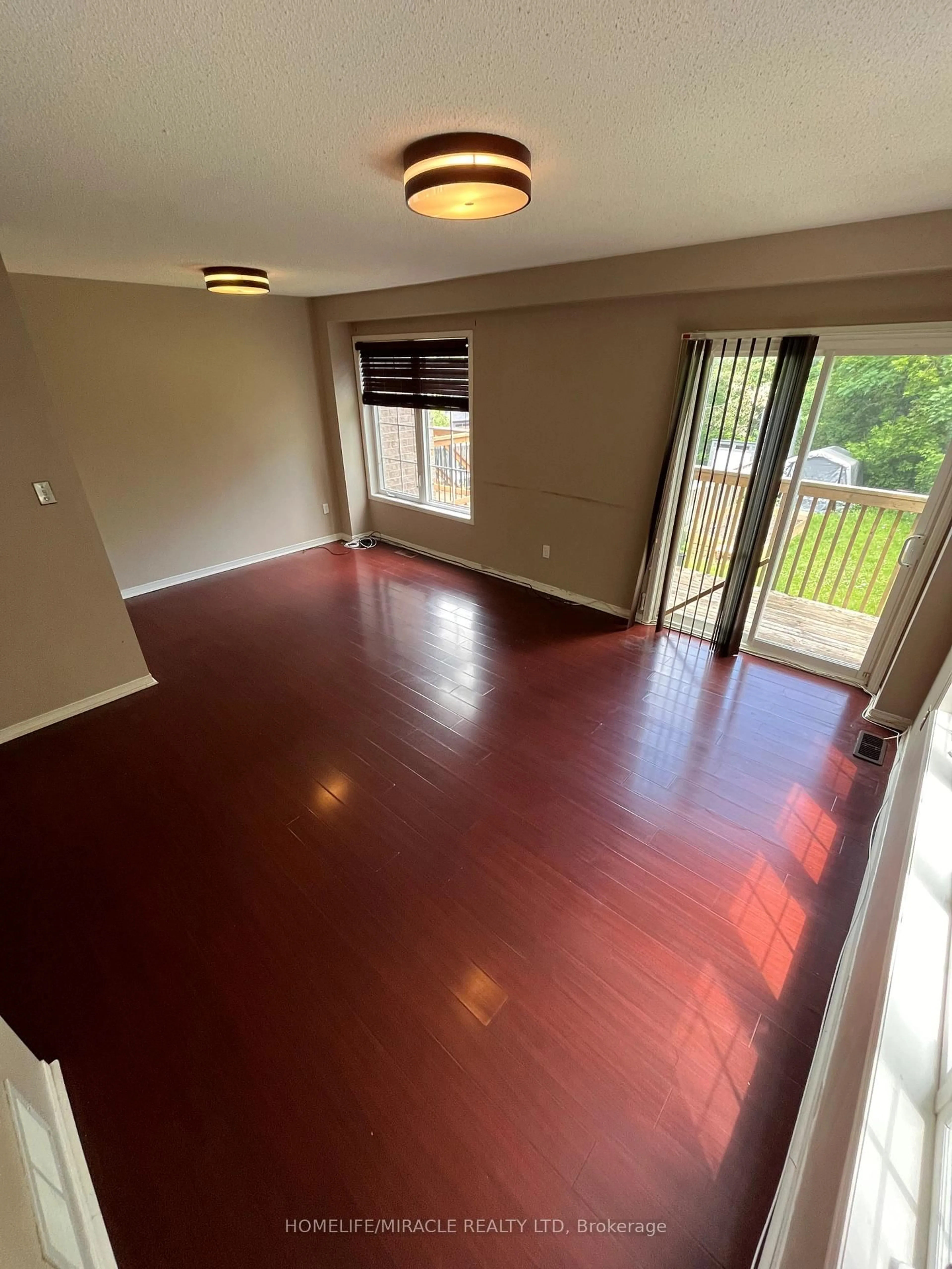 A pic of a room for 161 Cathedral Dr, Whitby Ontario L1R 0J5