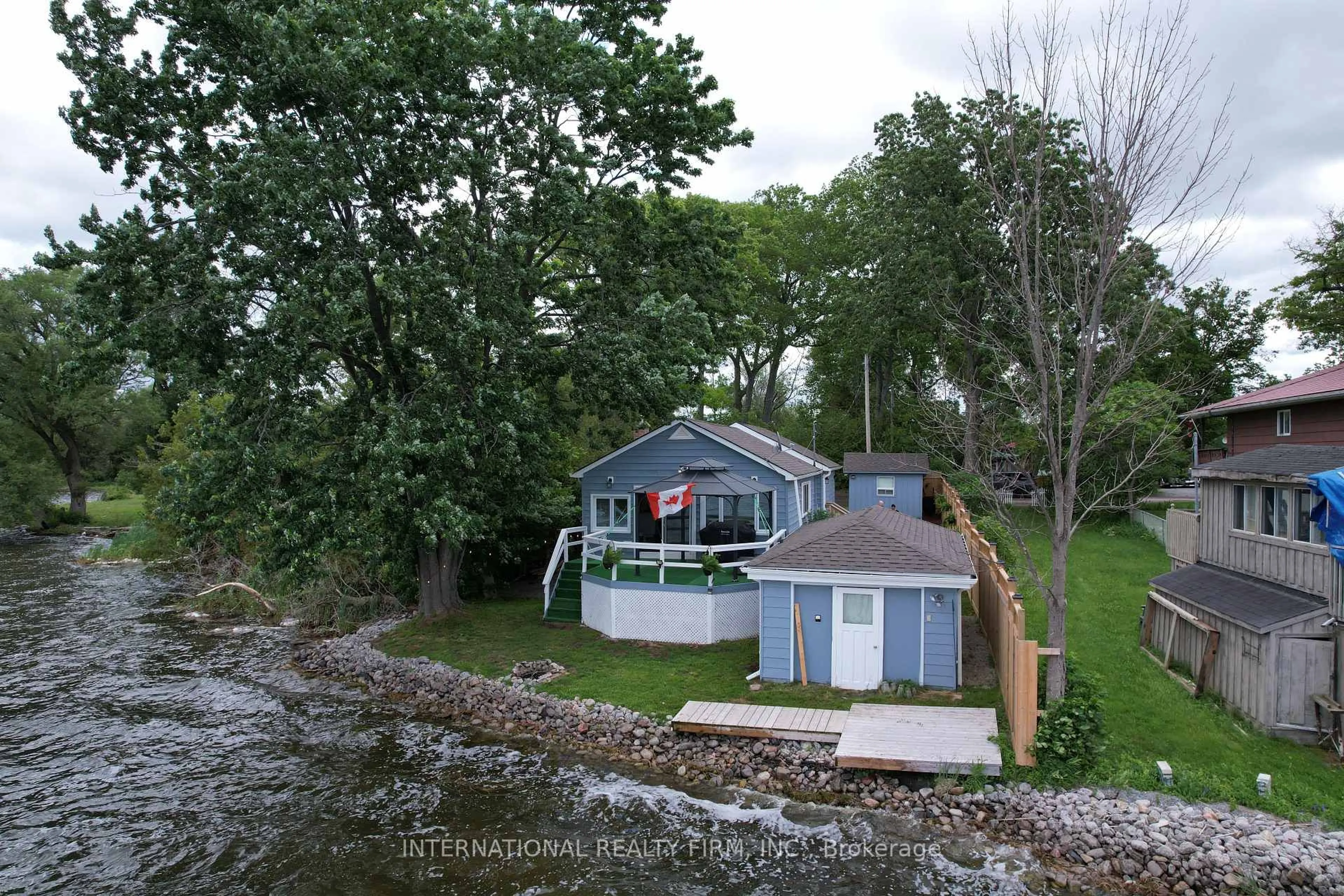 A pic from outside/outdoor area/front of a property/back of a property/a pic from drone, water/lake/river/ocean view for 356 Platten Blvd, Scugog Ontario L9L 1B4