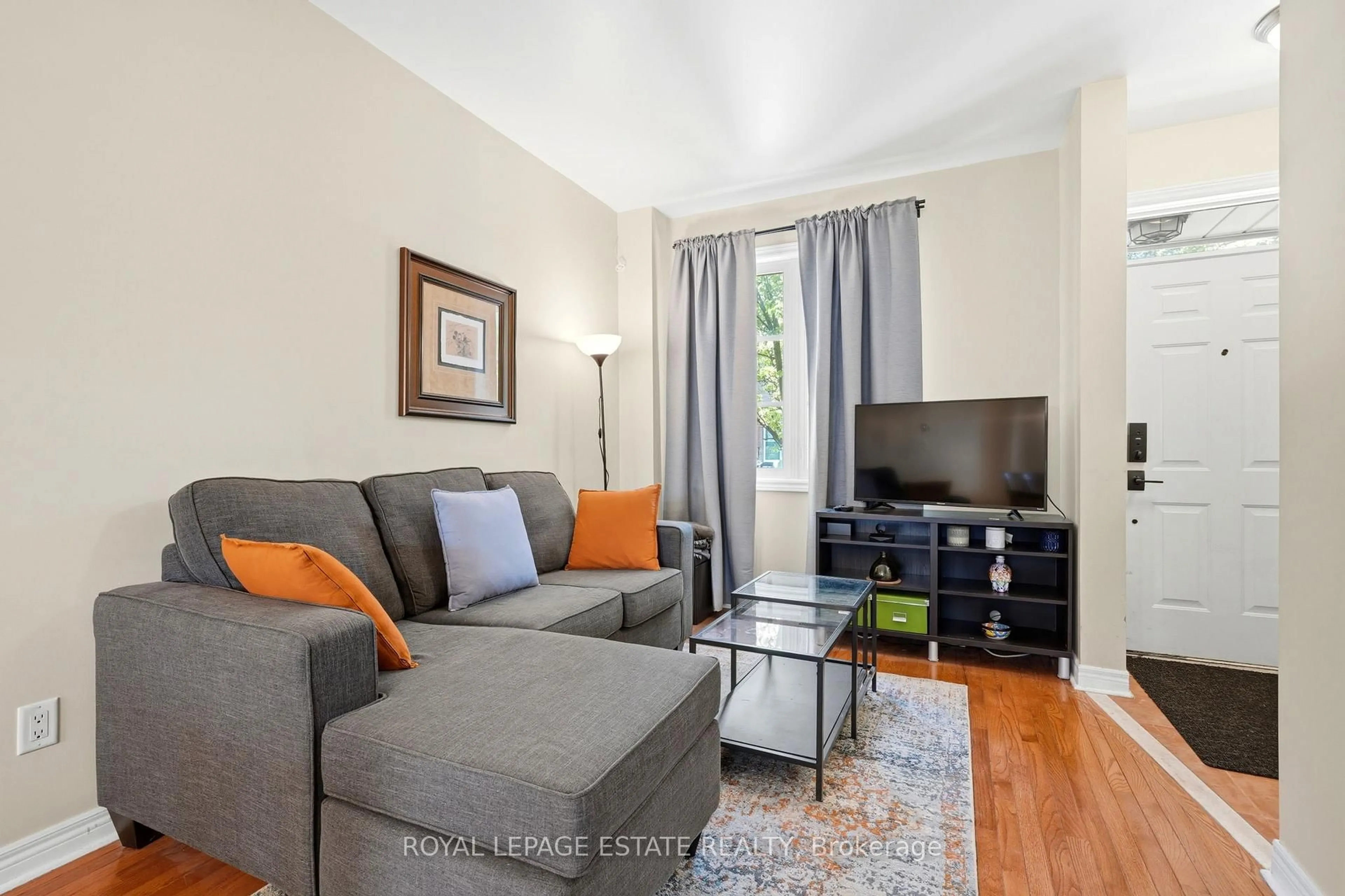Living room with furniture, unknown for 99 Goodwood Park Crt #4, Toronto Ontario M4C 5S9