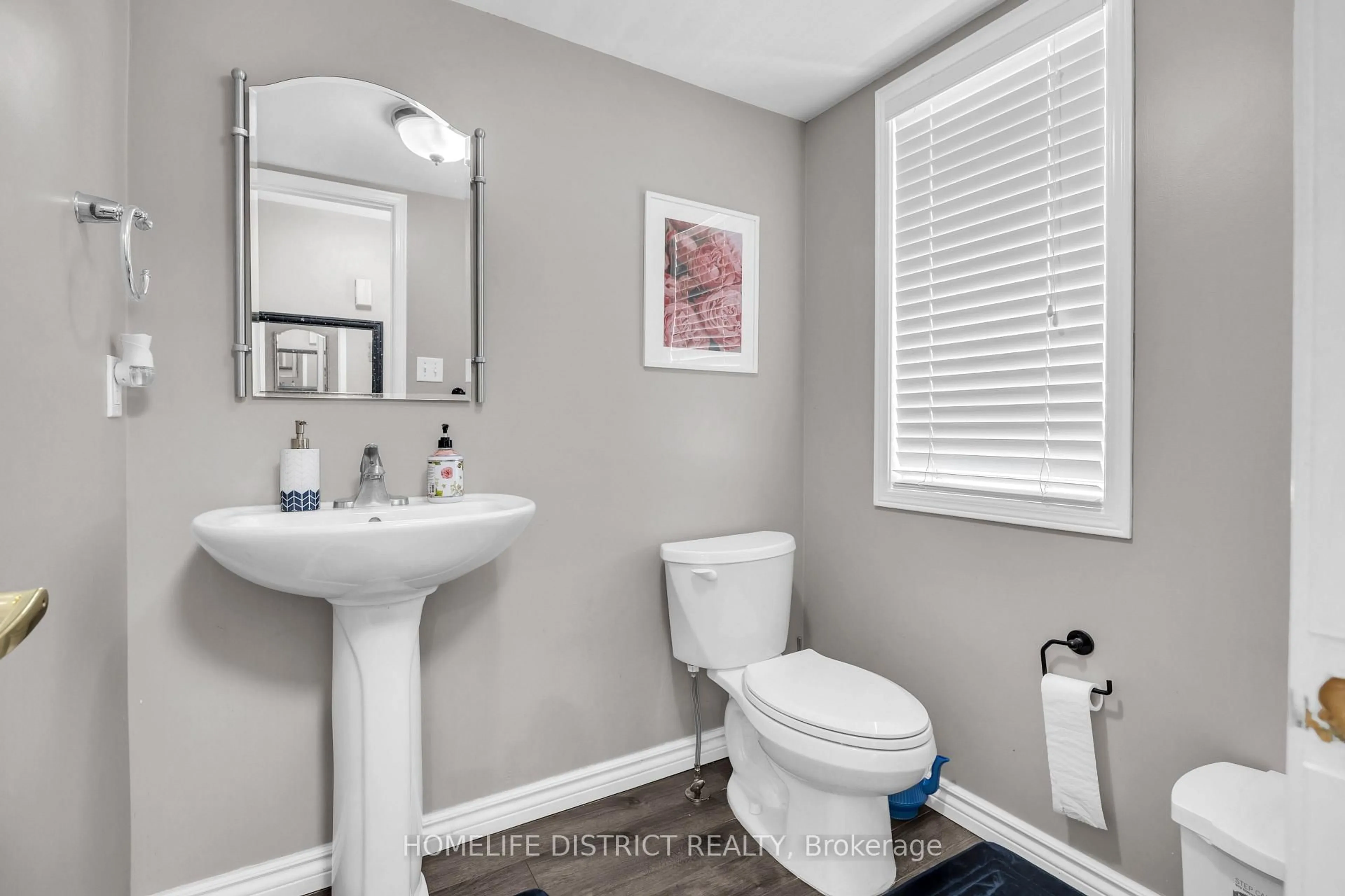 Contemporary bathroom, ceramic/tile floor for 101 Champine Sq, Clarington Ontario L1C 4V9
