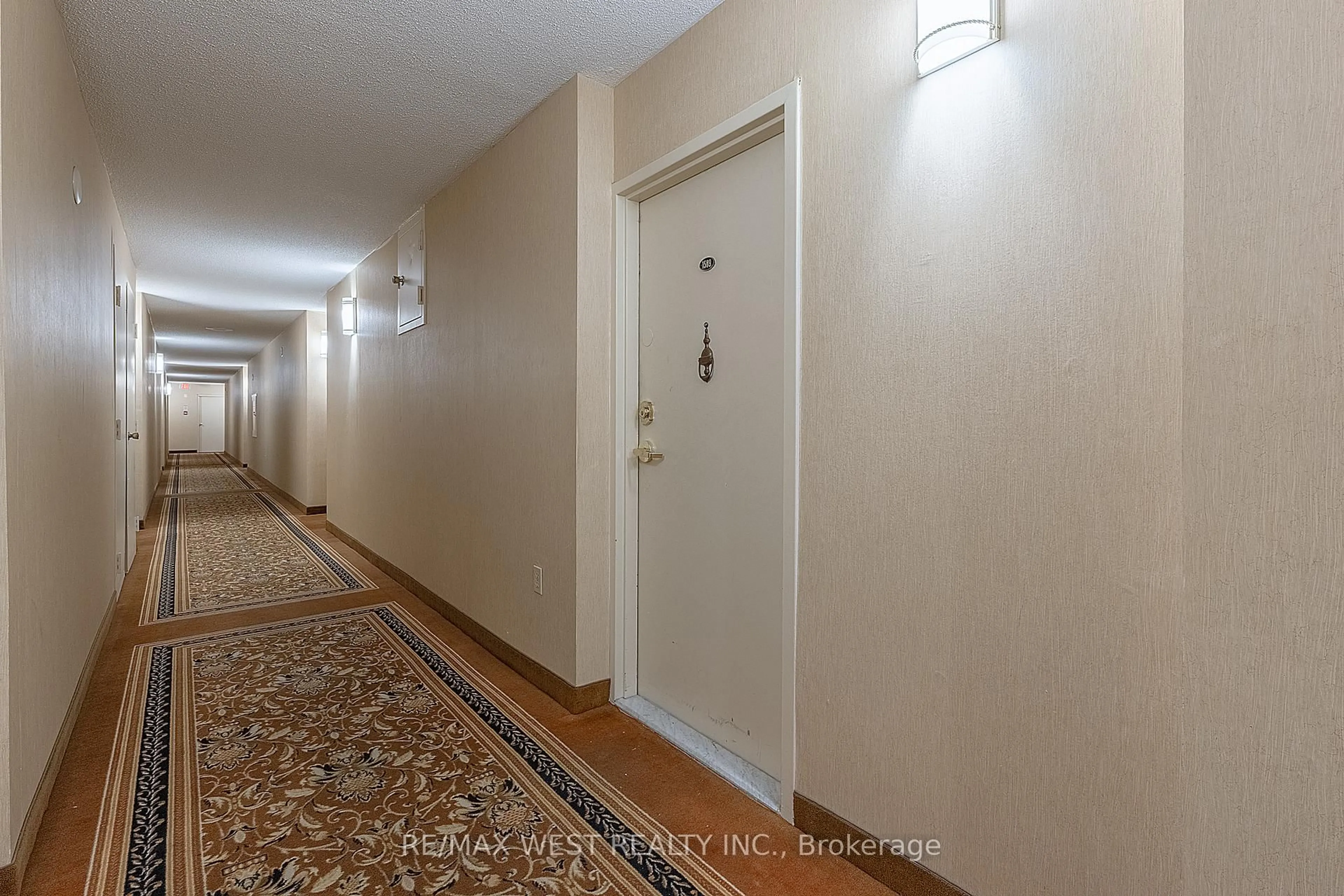 Indoor foyer for 121 Ling Rd #1509, Toronto Ontario M1E 4Y2