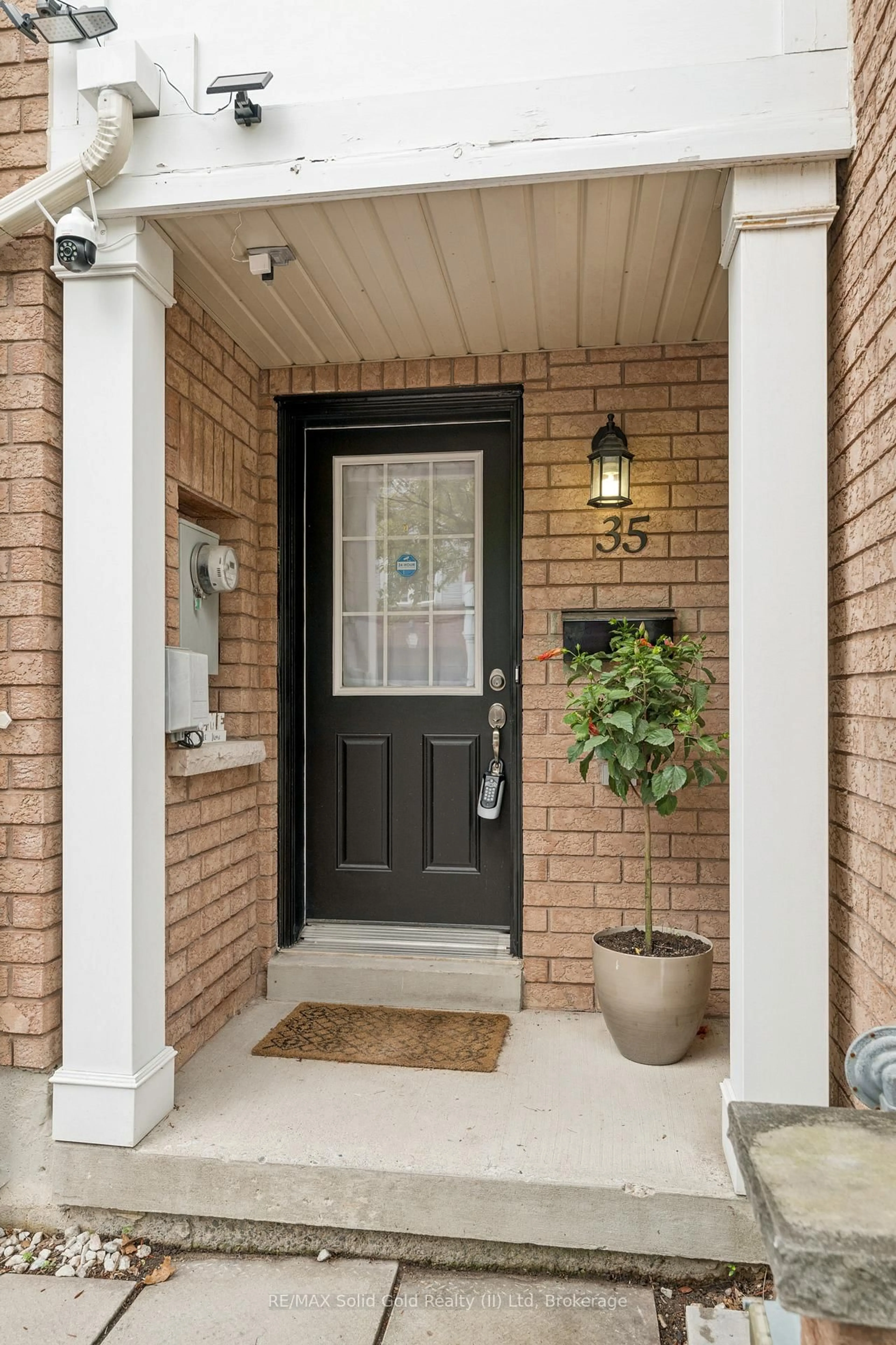 Indoor entryway for 1790 Finch Ave #35, Pickering Ontario L1V 0A1