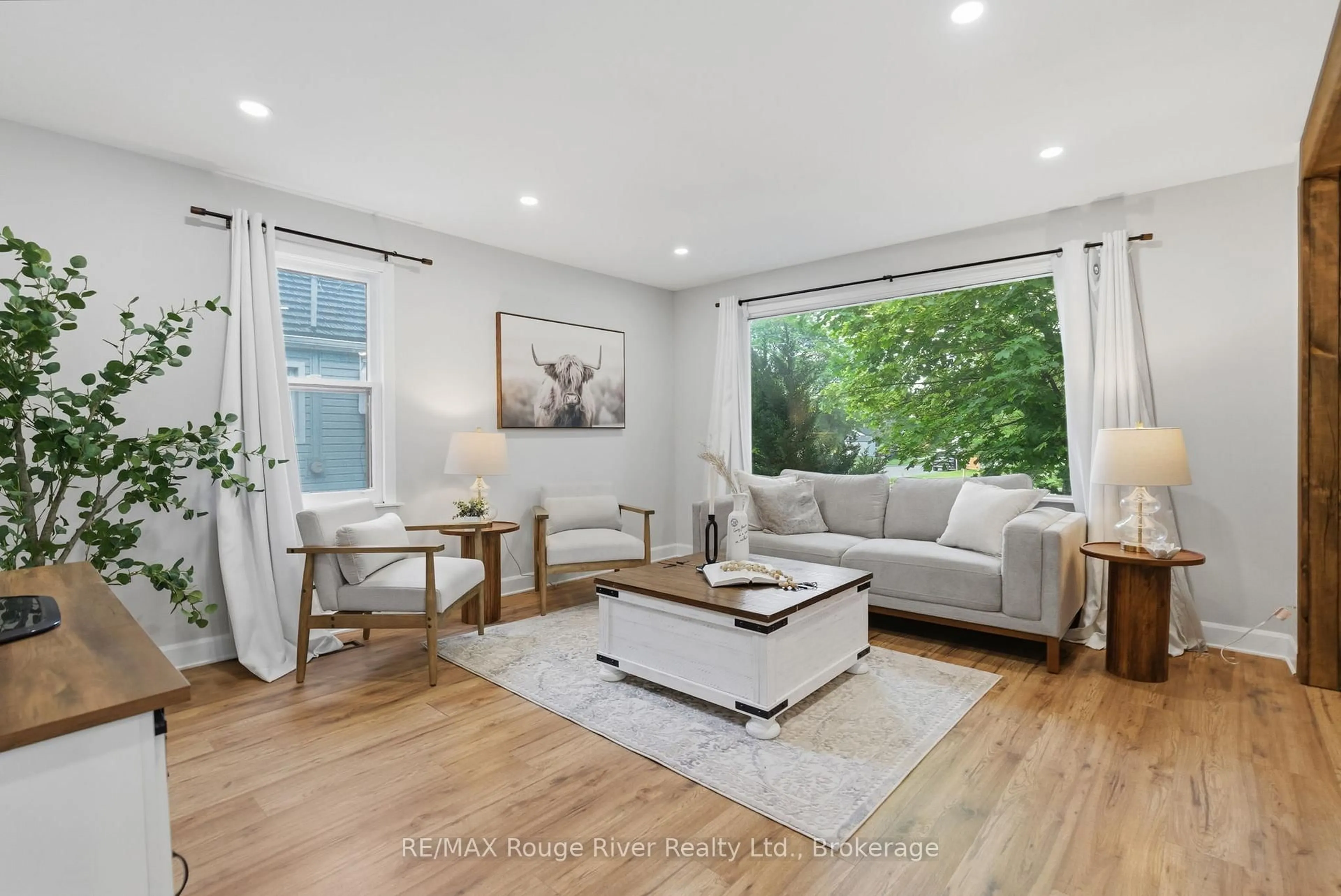 Unknown for 152 Wilson Rd, Oshawa Ontario L1H 6C1