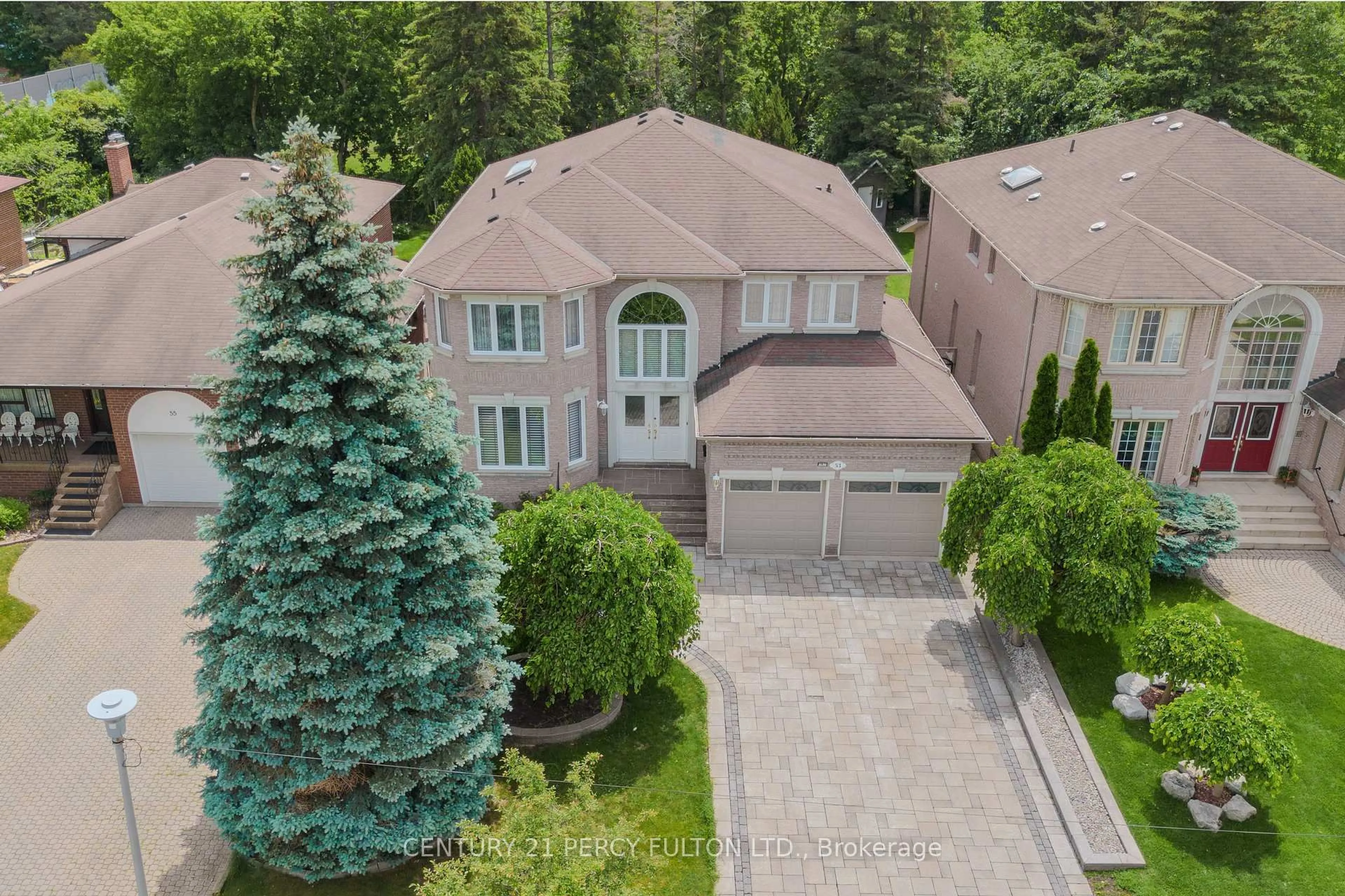 A pic from outside/outdoor area/front of a property/back of a property/a pic from drone, street for 53 Linwood Ave, Toronto Ontario M1S 1H3