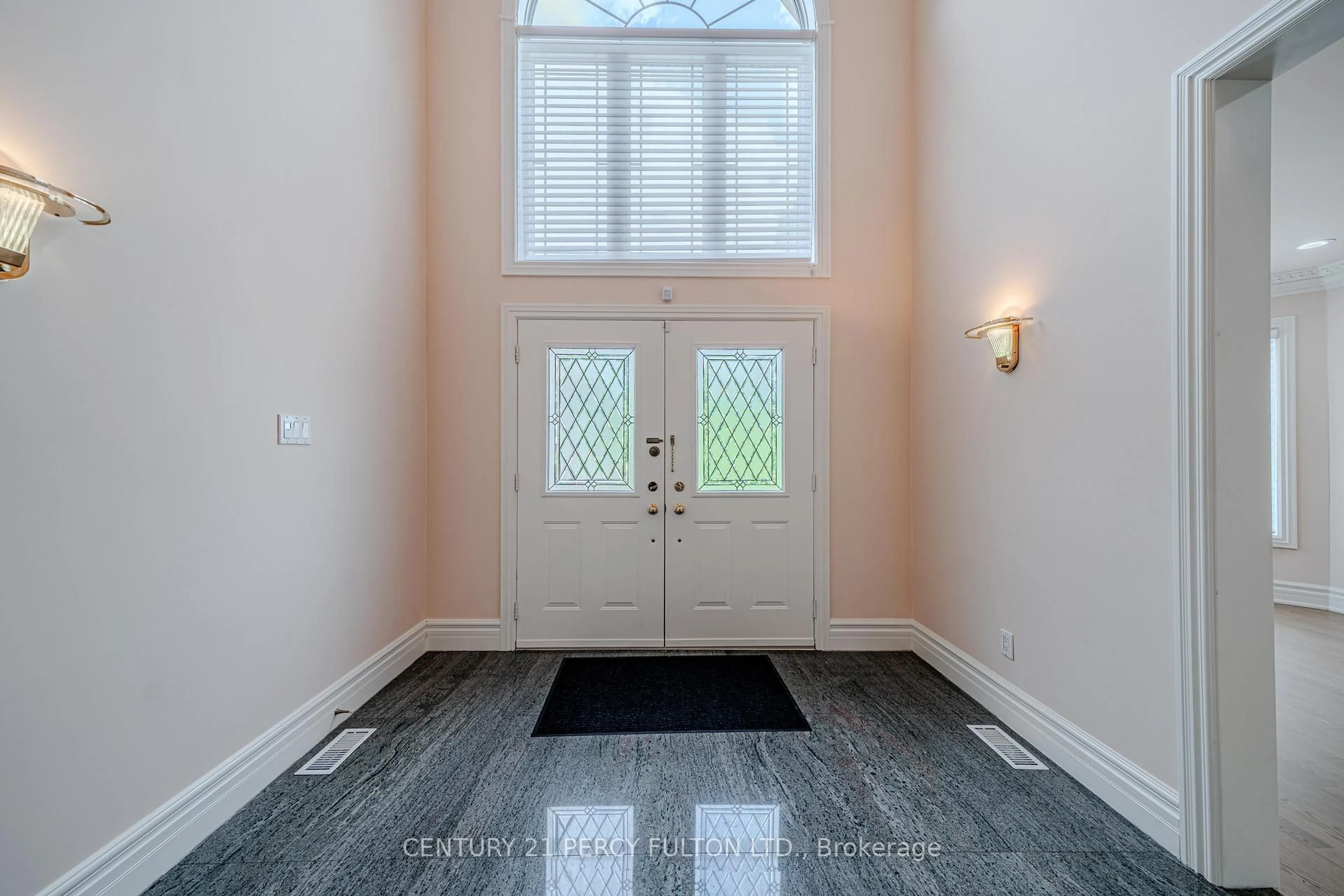 Indoor entryway for 53 Linwood Ave, Toronto Ontario M1S 1H3