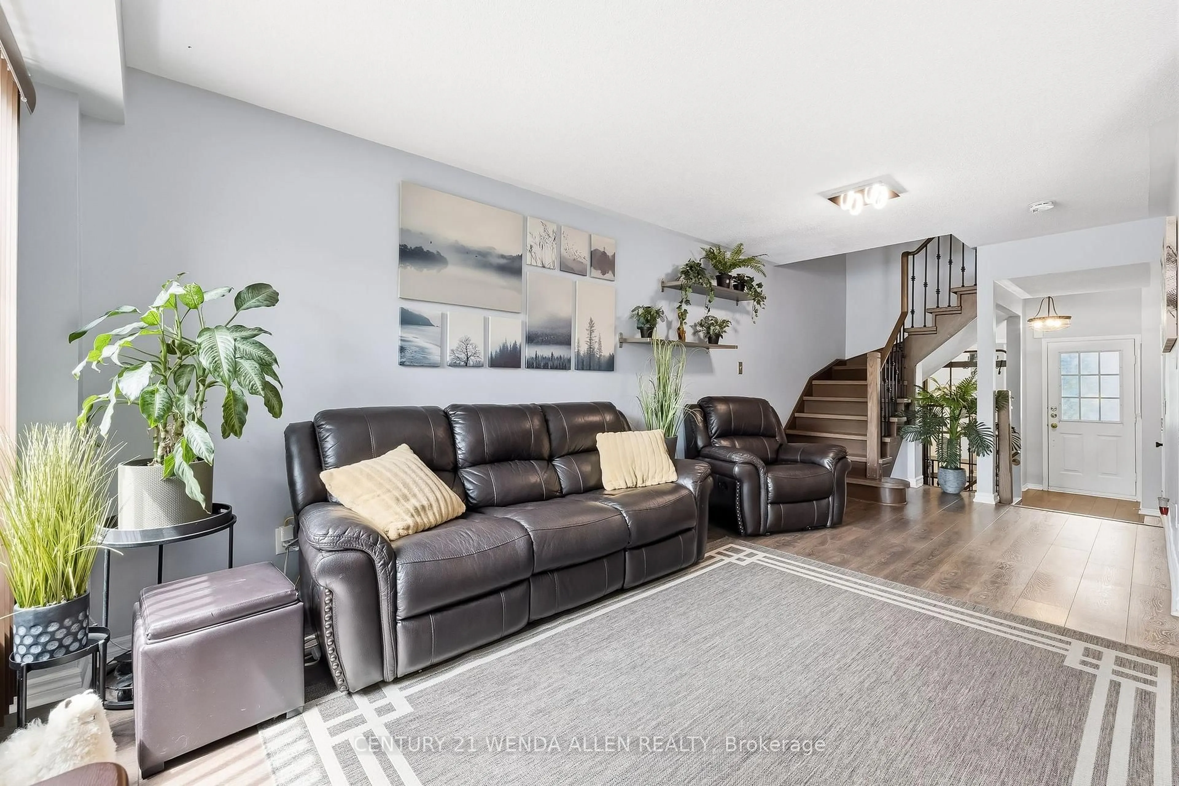 Living room with furniture, unknown for 5 Jays Dr, Whitby Ontario L1R 2P5