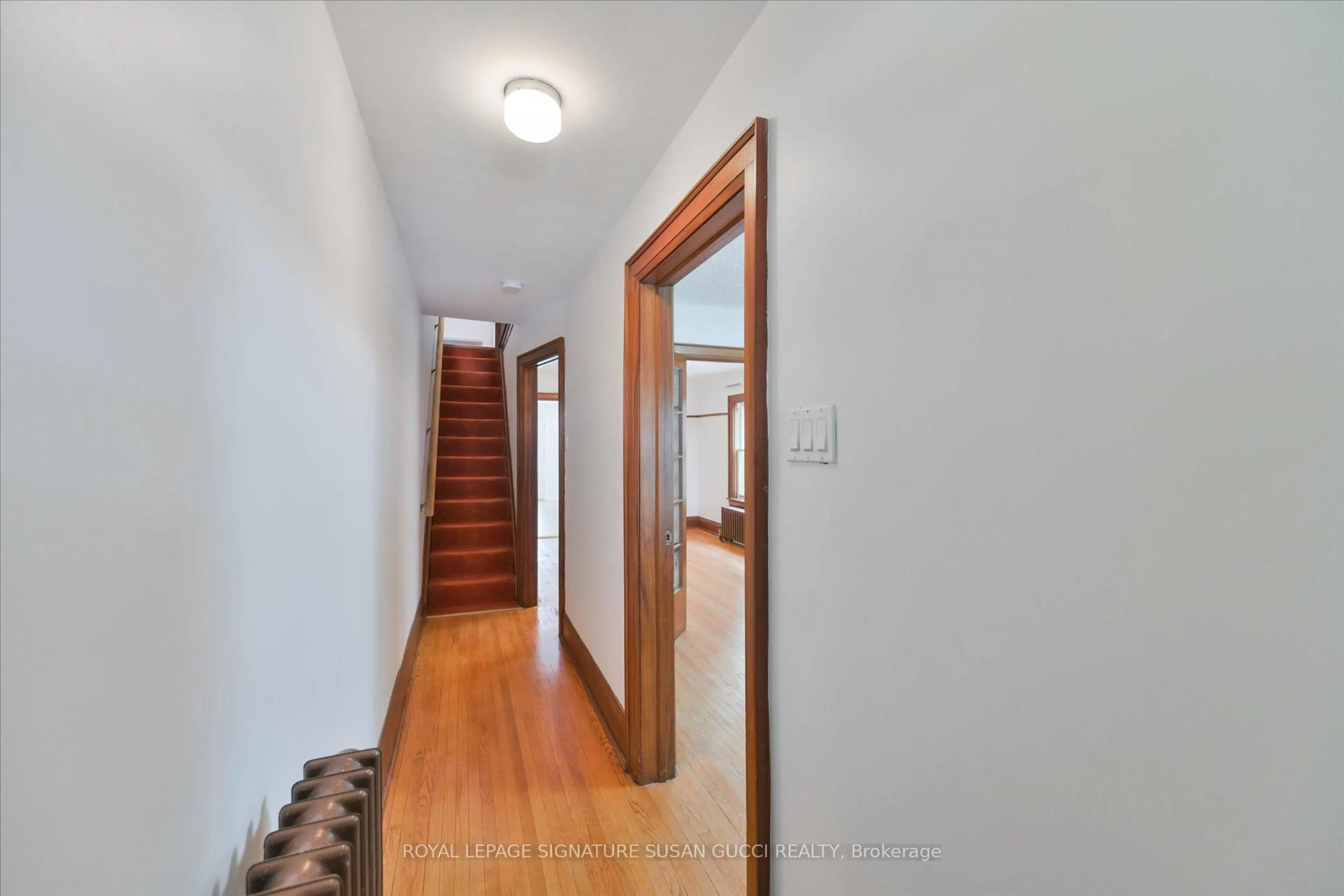 Unknown for 20 Bonnie Brae Blvd, Toronto Ontario M4J 4N2