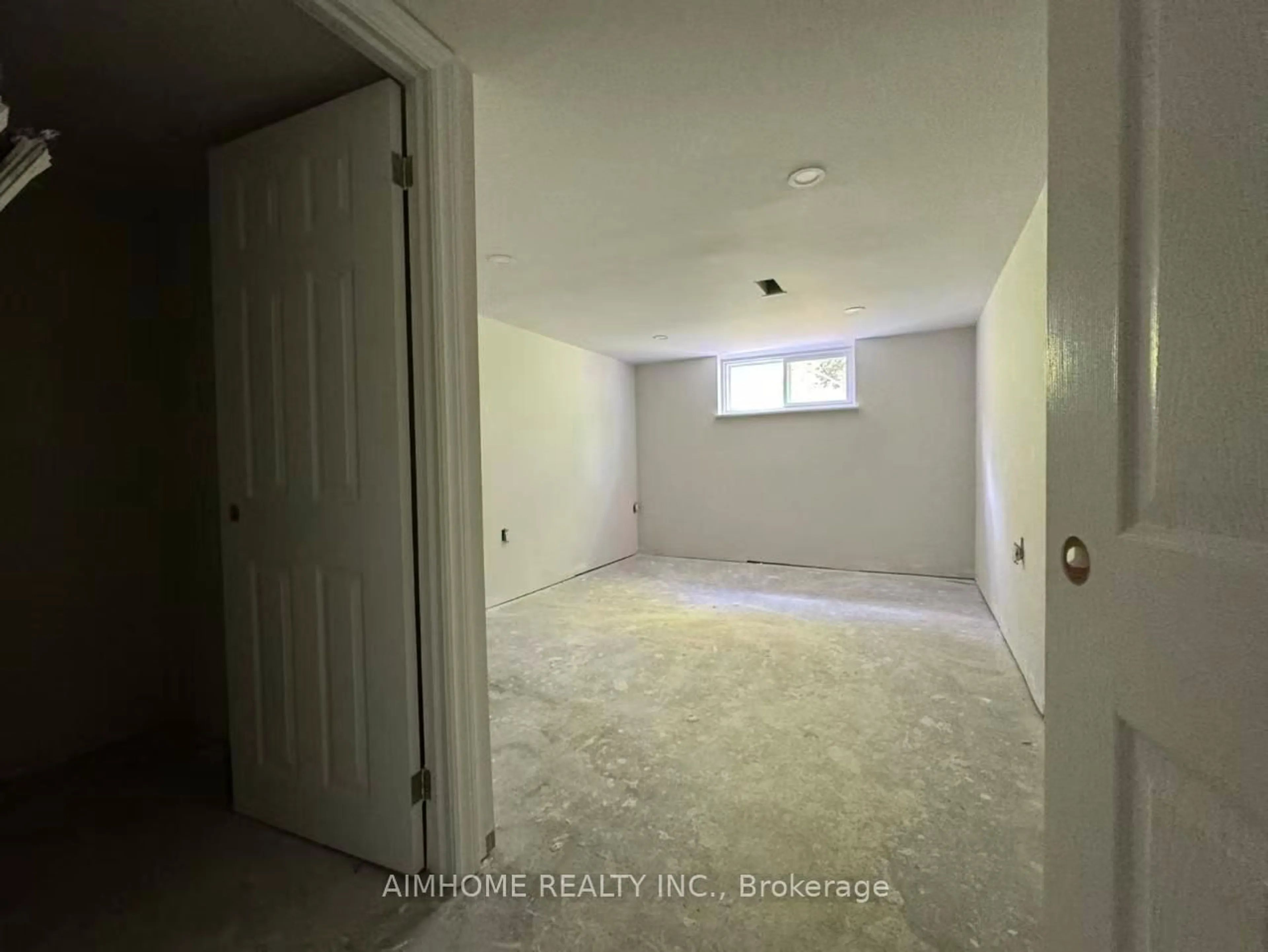 A pic of a room for 36 Moraine Hill Dr, Toronto Ontario M1T 1Z9