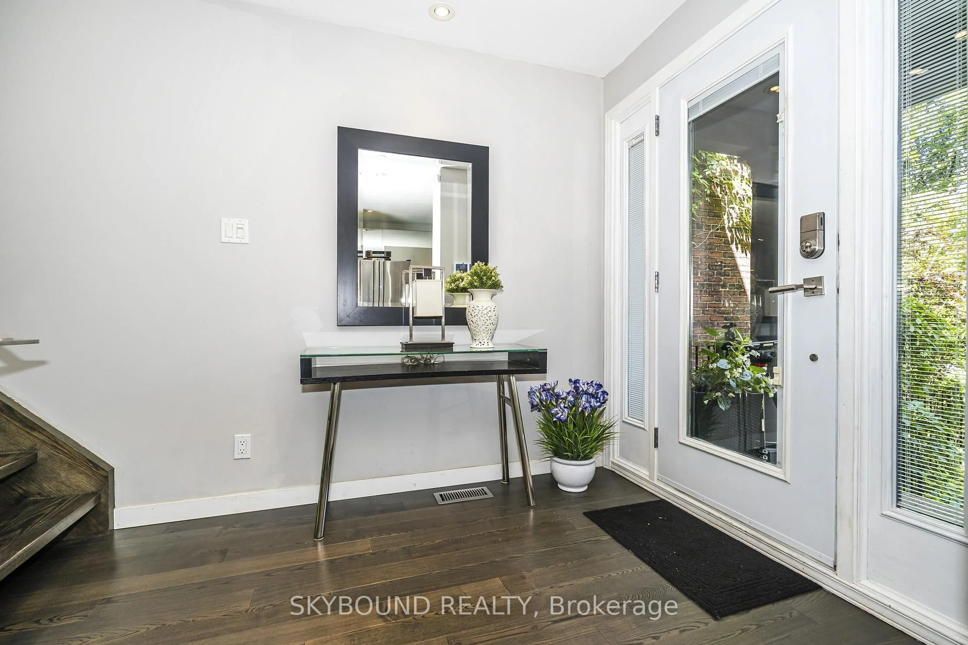 Indoor entryway for 49 Victor Ave, Toronto Ontario M4K 1A7