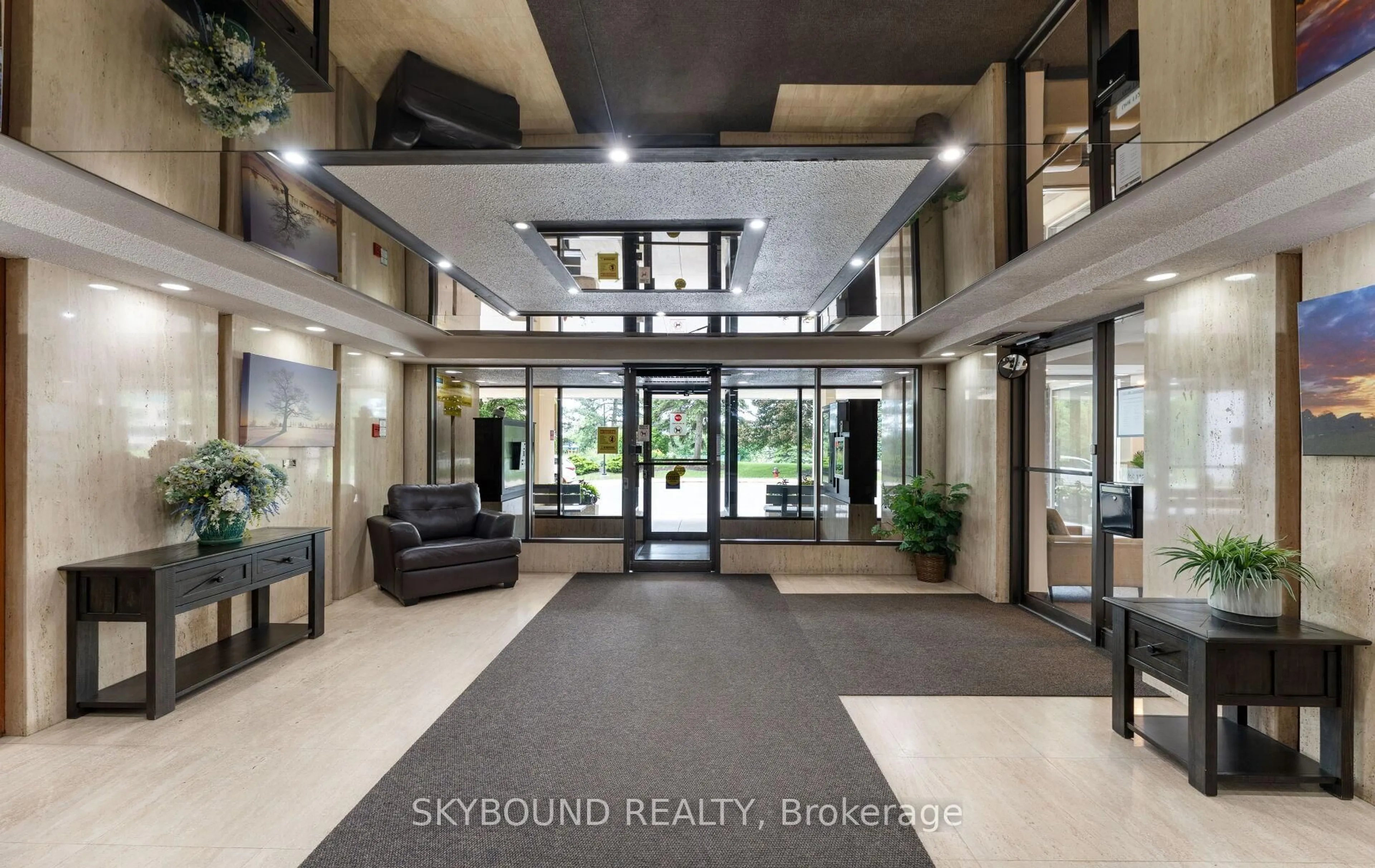 Indoor foyer for 66 Falby Crt #1009, Ajax Ontario L1S 3L2