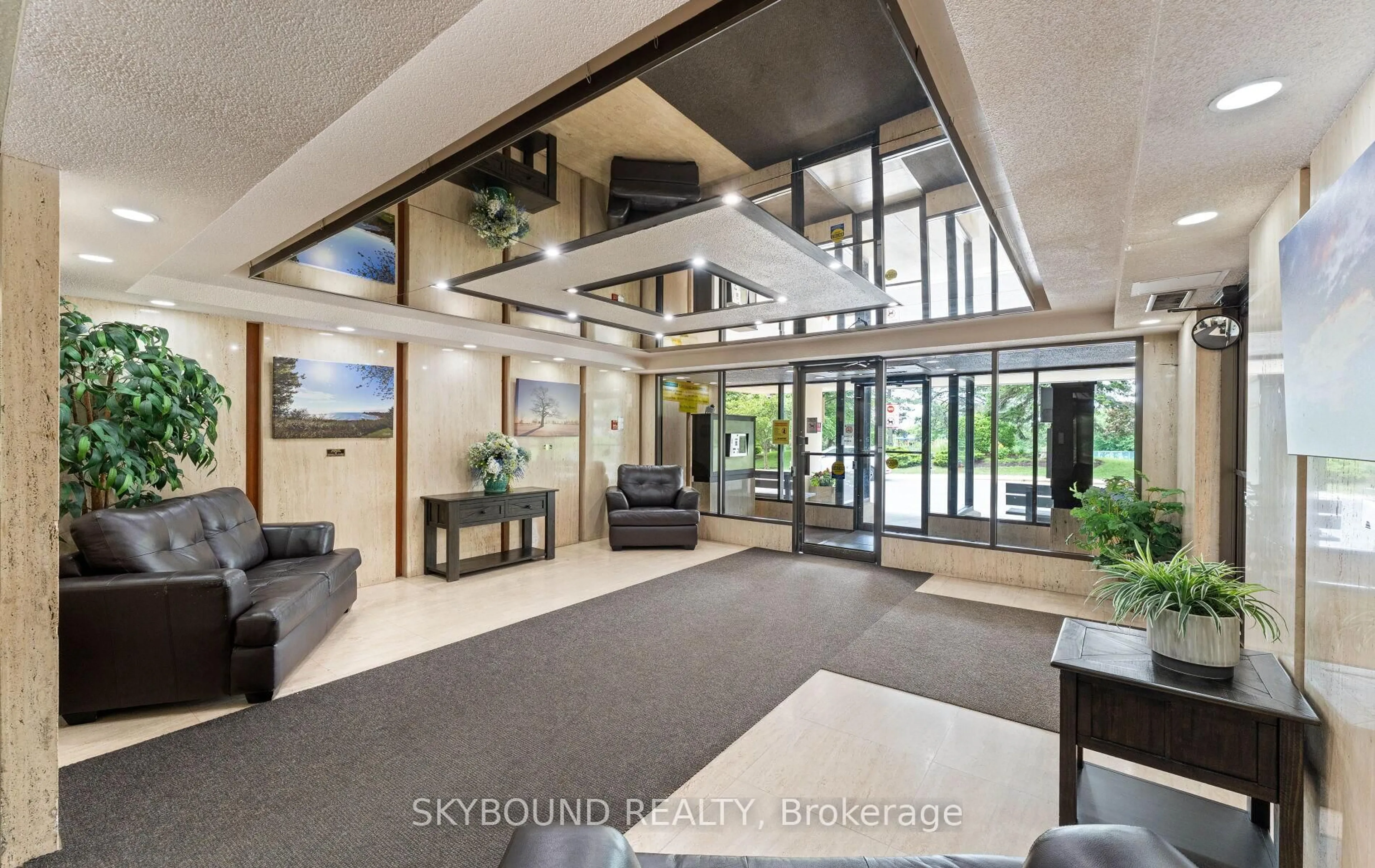 Indoor foyer for 66 Falby Crt #1009, Ajax Ontario L1S 3L2