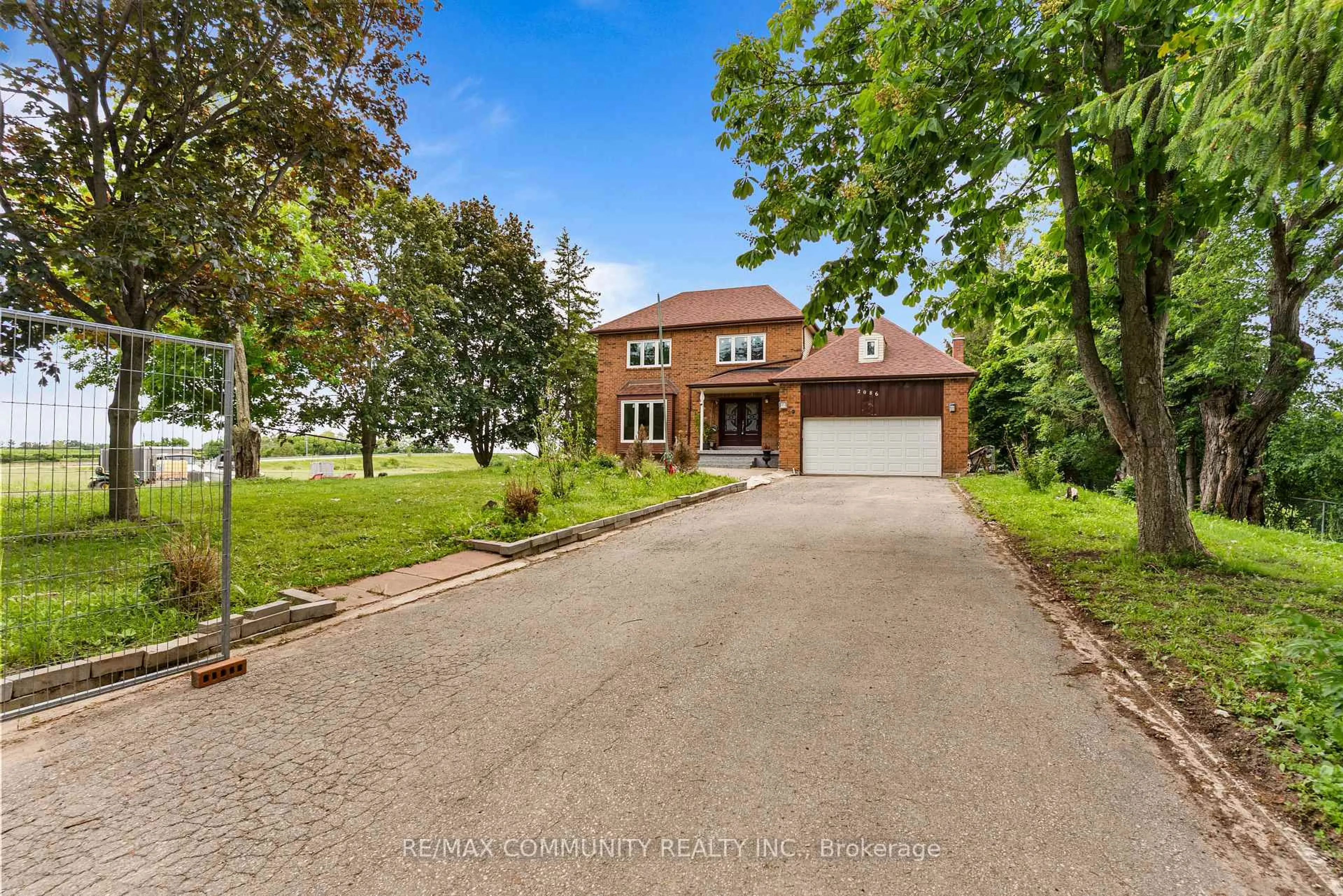 A pic from outside/outdoor area/front of a property/back of a property/a pic from drone, street for 2086 Solina Rd, Clarington Ontario L1C 6Z1