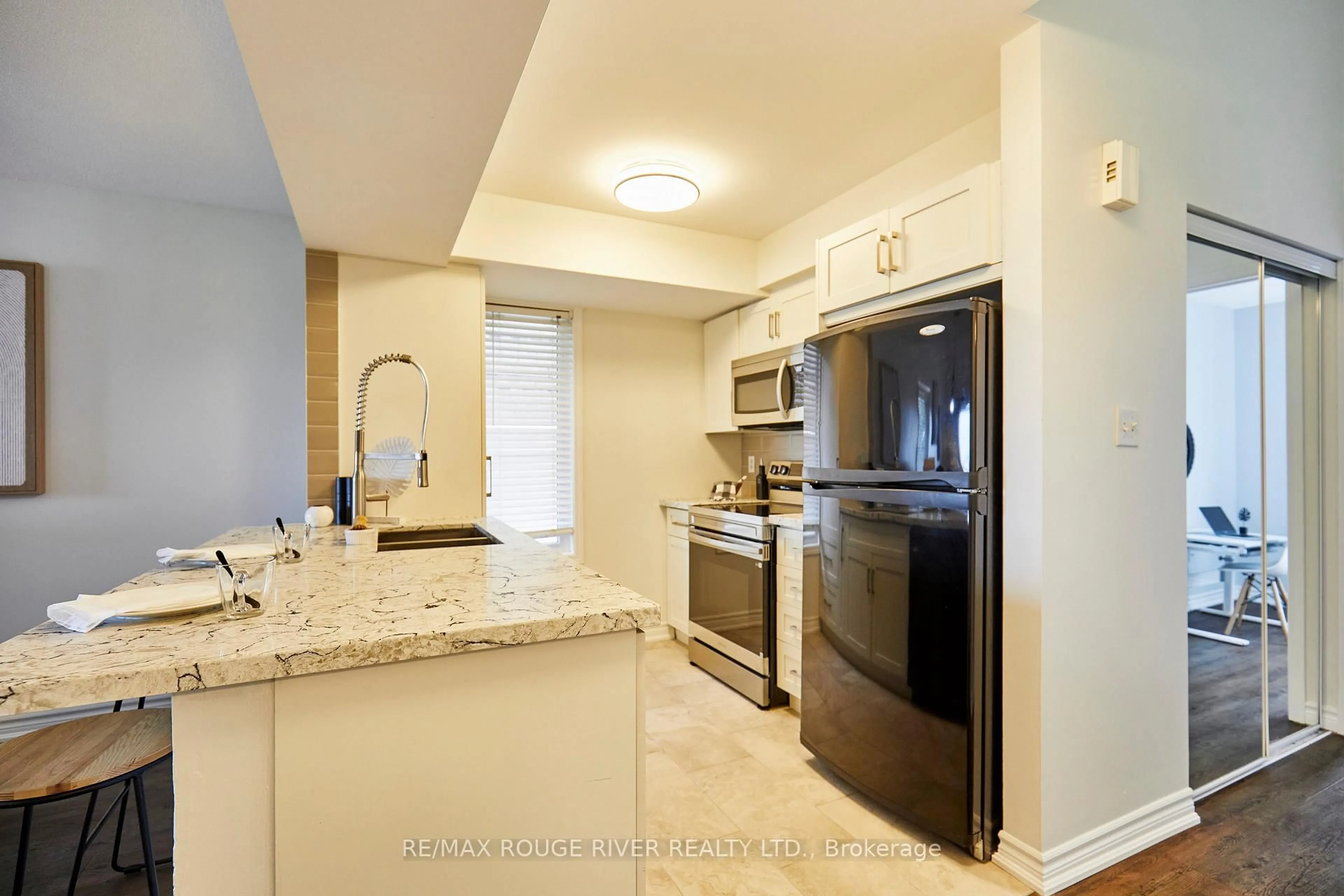 Unknown for 92 Petra Way #3, Whitby Ontario L1R 0A3