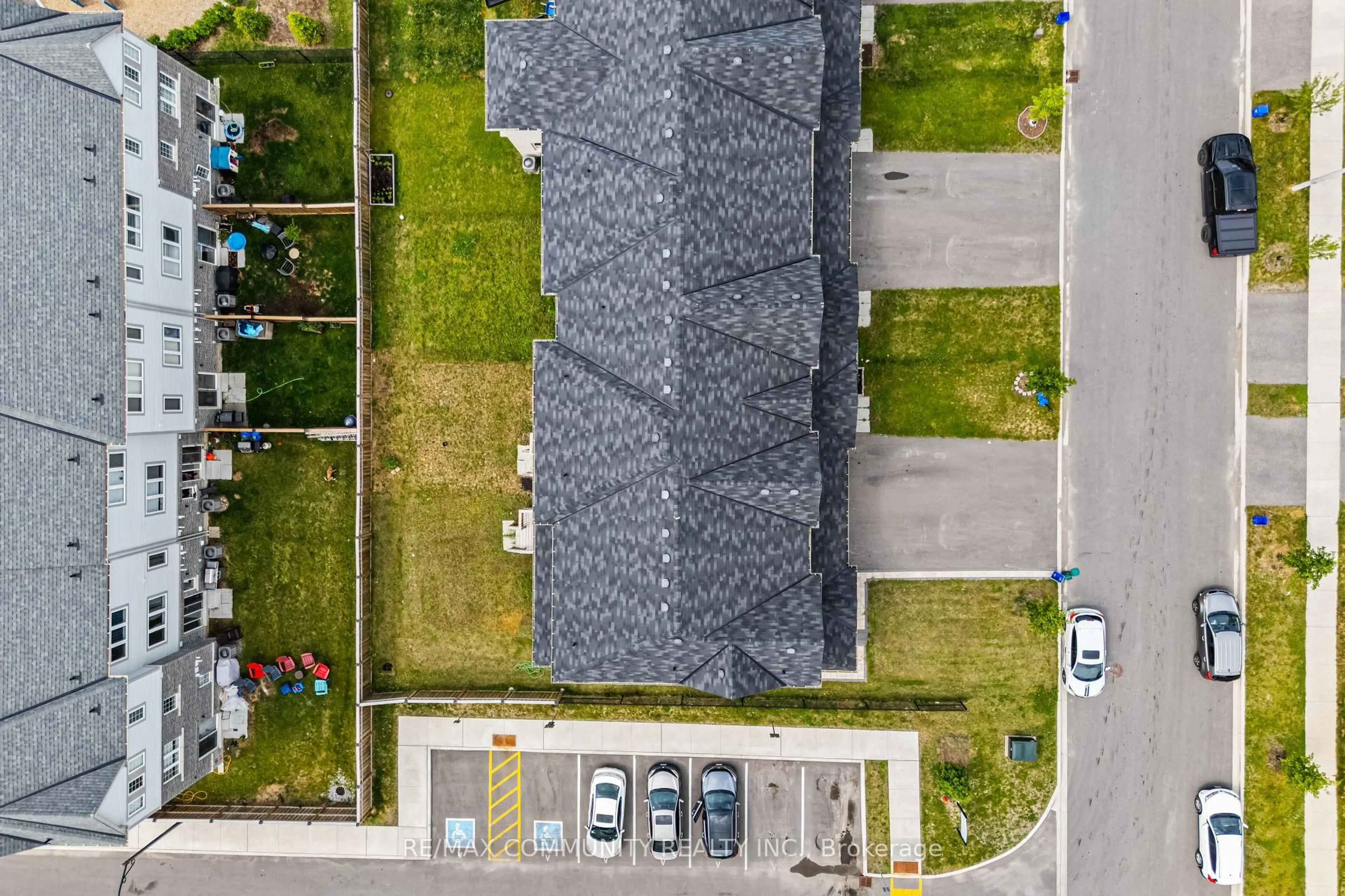 A pic from outside/outdoor area/front of a property/back of a property/a pic from drone, unknown for 99 Bill Hutchinson Cres, Clarington Ontario L1C 4T5