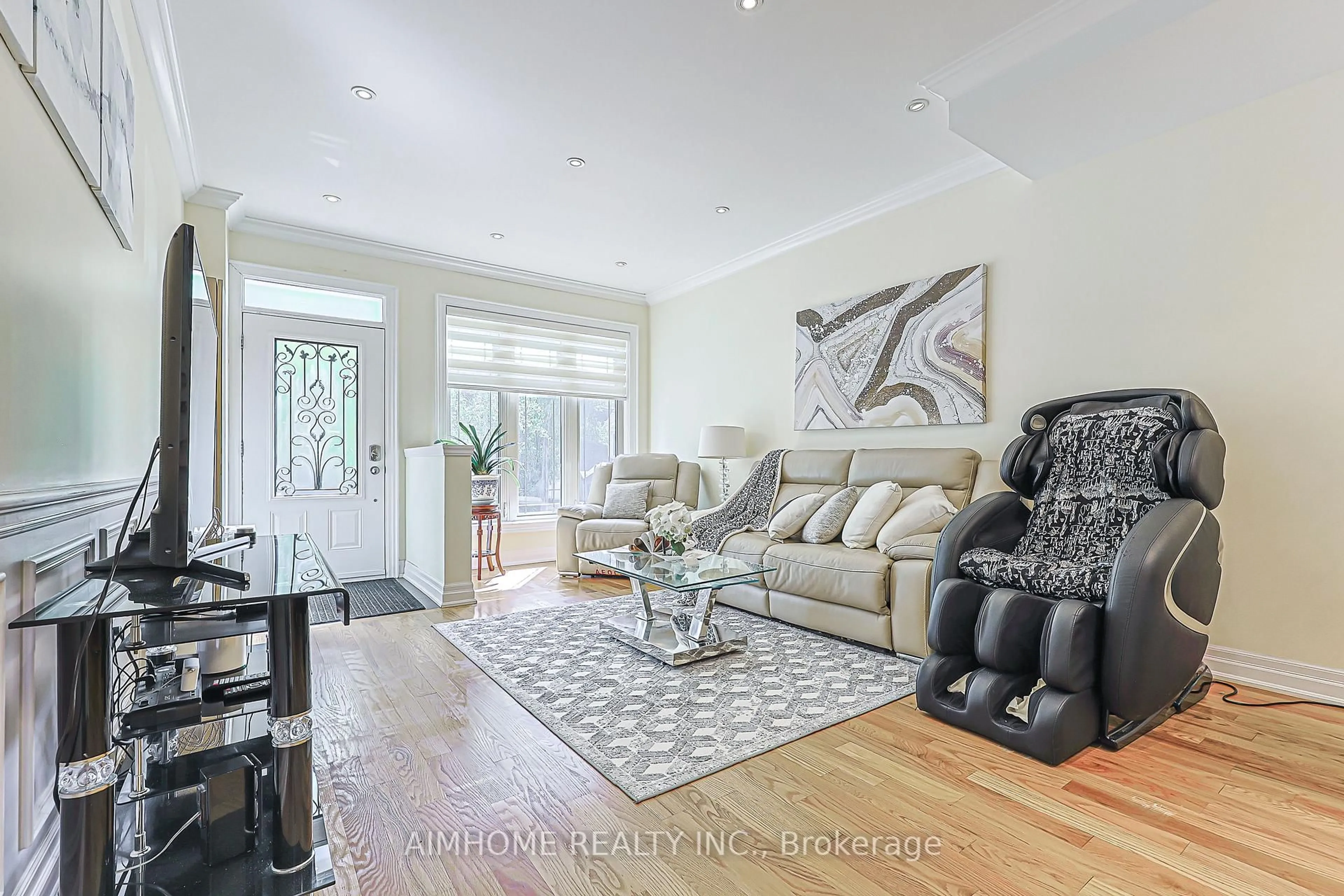 Living room with furniture, unknown for 386 Jones Ave, Toronto Ontario M4J 3G3
