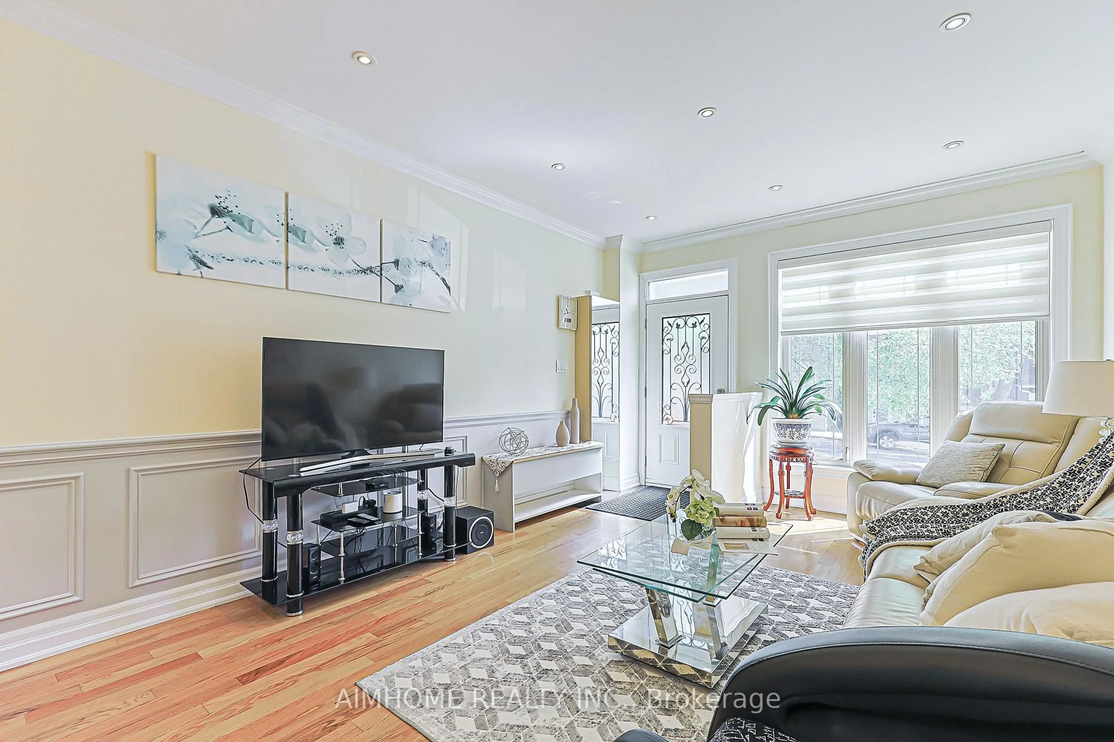 Living room with furniture, unknown for 386 Jones Ave, Toronto Ontario M4J 3G3