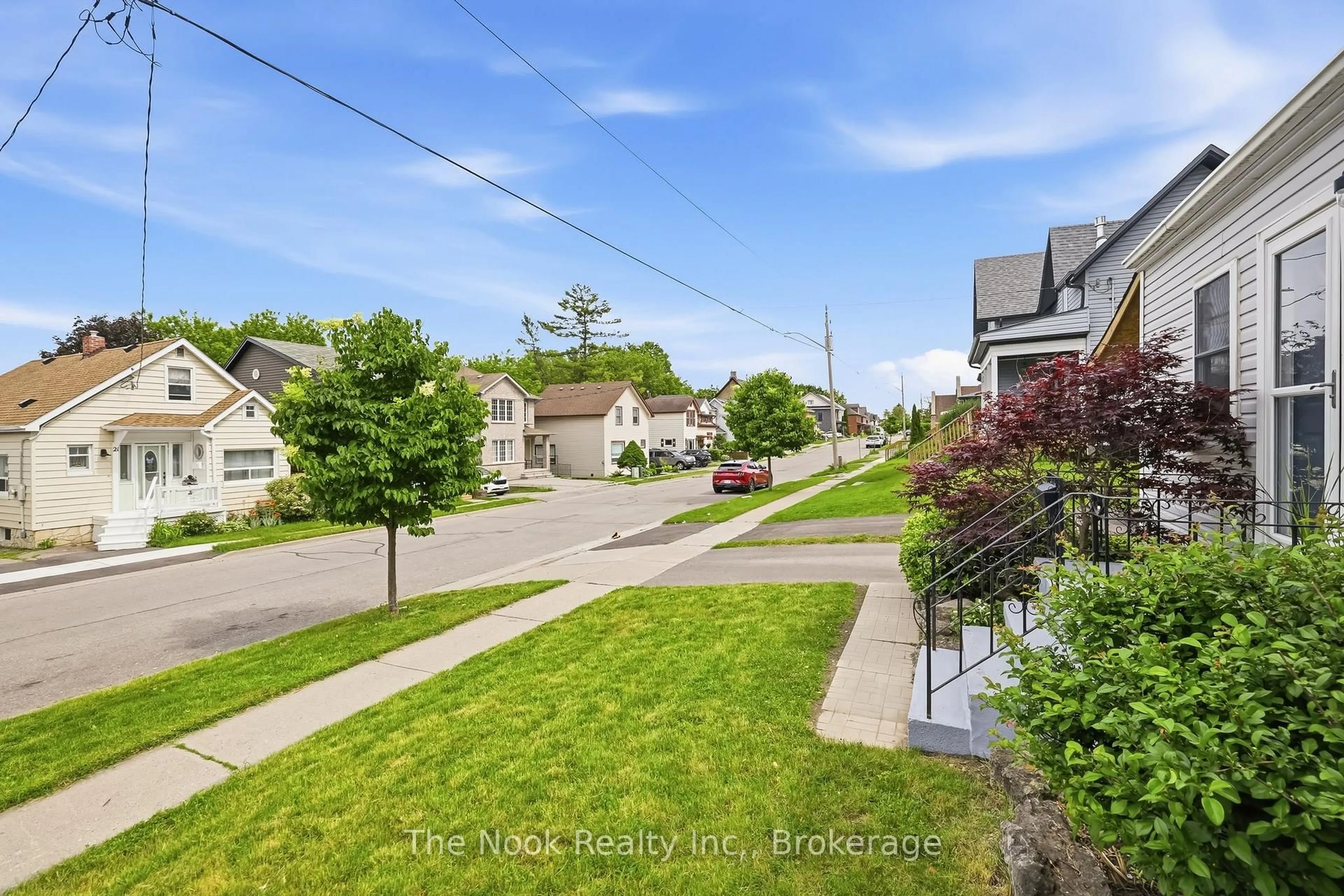 A pic from outside/outdoor area/front of a property/back of a property/a pic from drone, street for 22 Nassau St, Oshawa Ontario L1J 4A4