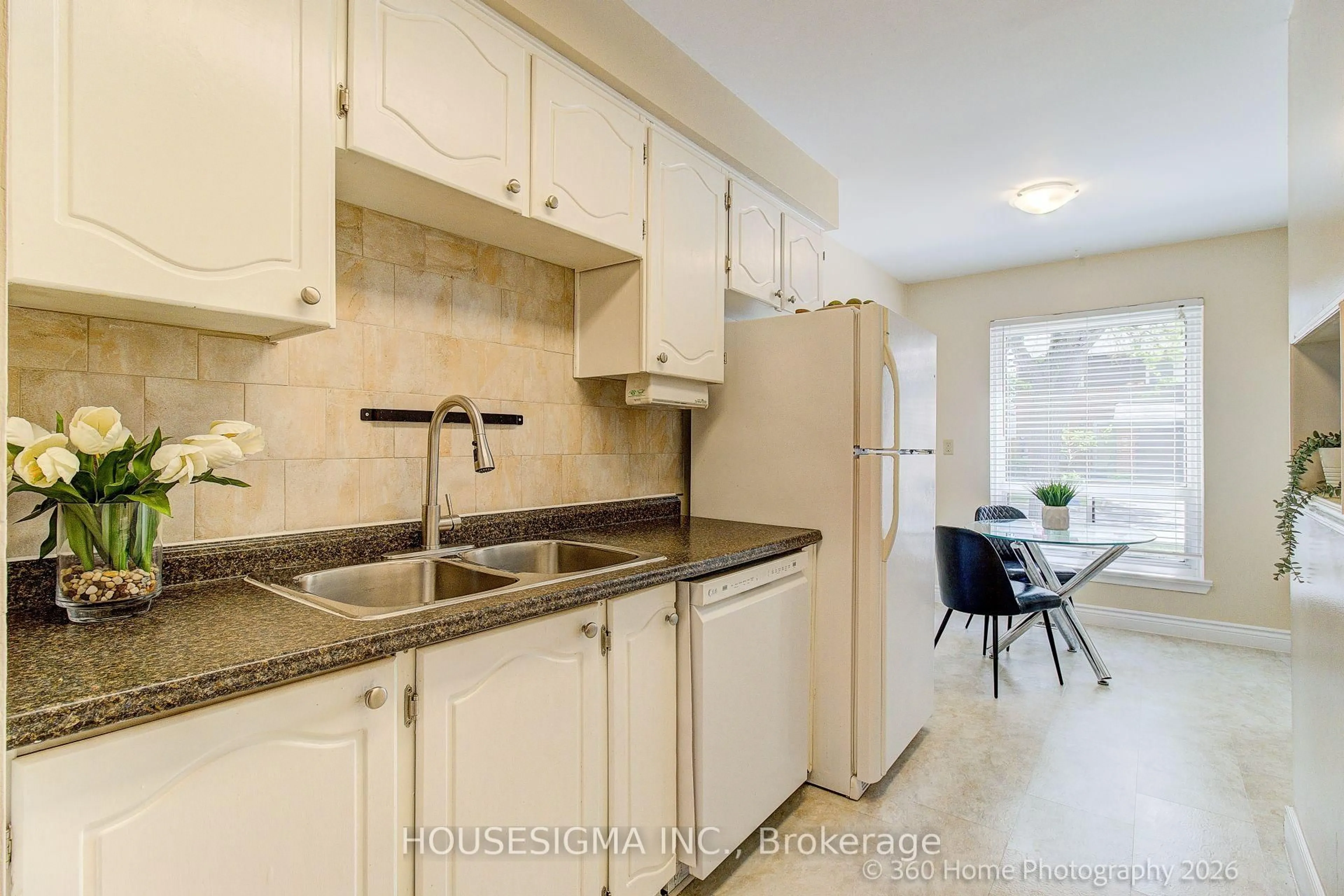 Standard kitchen, unknown for 155 Glovers Rd #73, Oshawa Ontario L1G 7A4