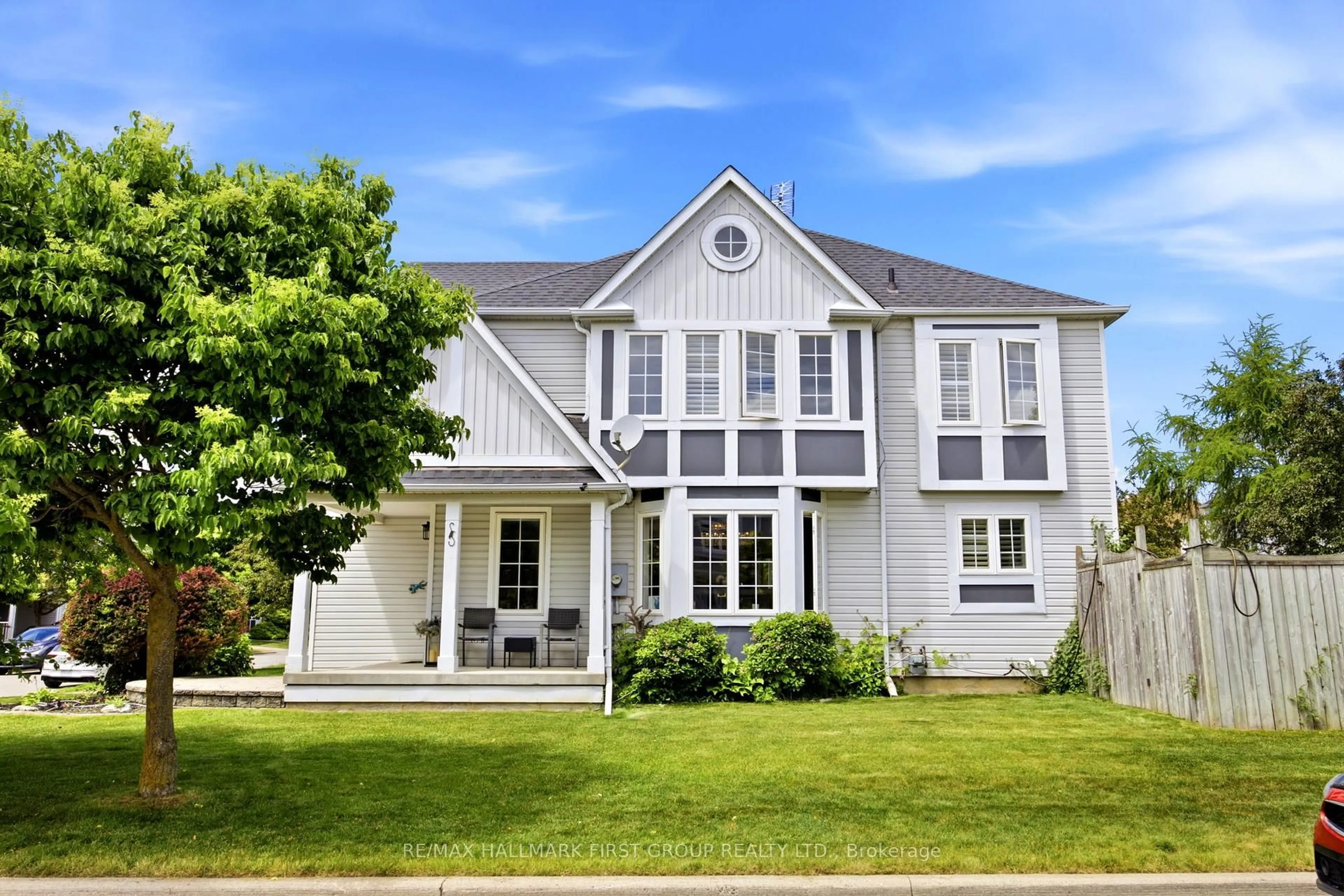 Home with vinyl exterior material, street for 1396 Lyncroft Cres, Oshawa Ontario L1K 2P4