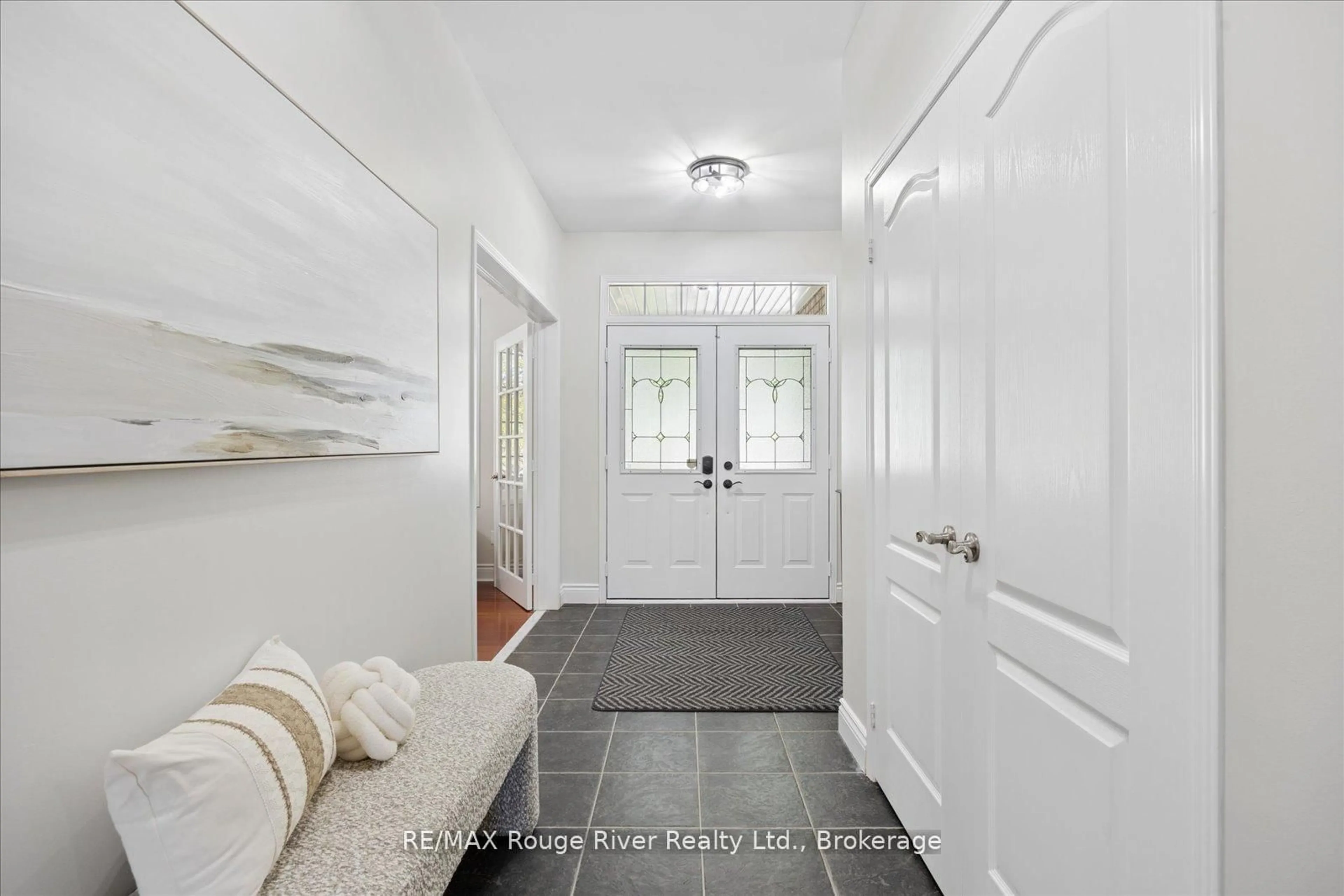 Indoor entryway for 41 Leithridge Cres, Whitby Ontario L1M 2N2
