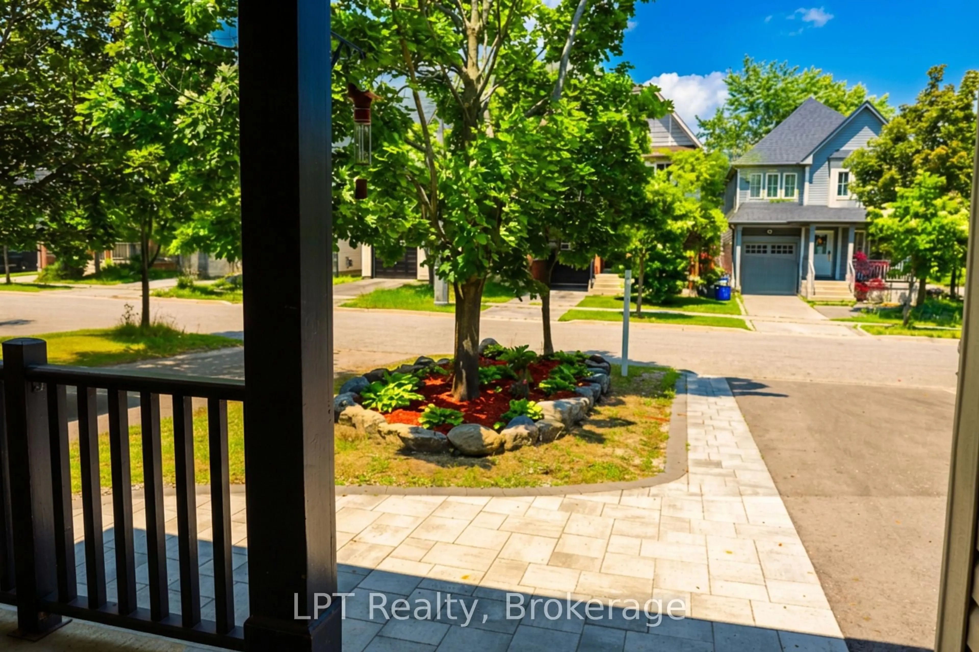 A pic from outside/outdoor area/front of a property/back of a property/a pic from drone, street for 52 Norland Circ, Oshawa Ontario L1L 0A6