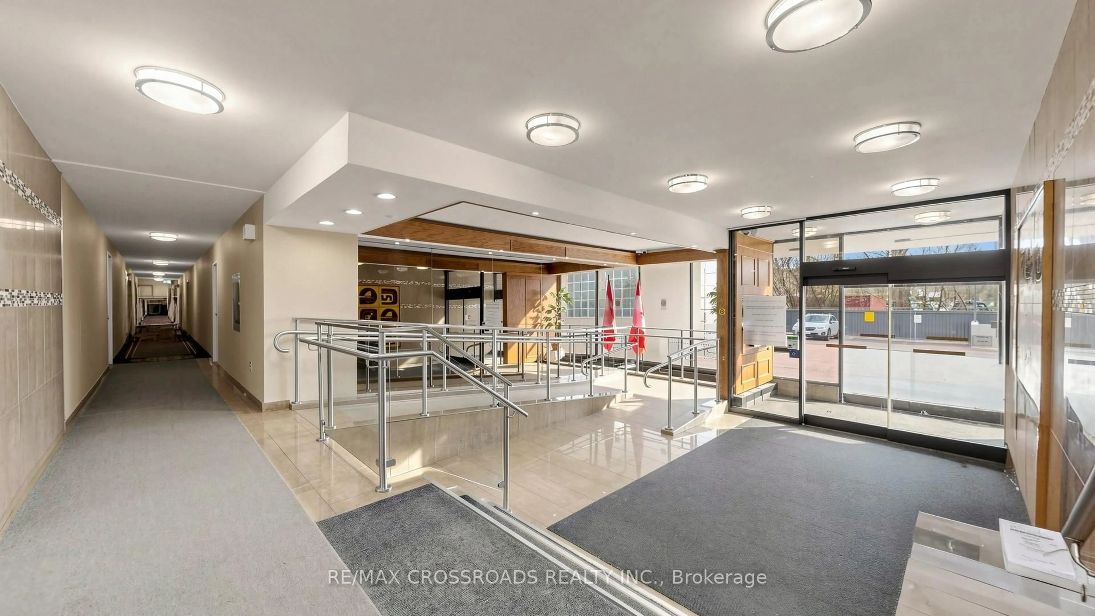 Indoor foyer for 15 Torrance Rd #411, Toronto Ontario M1J 3K2