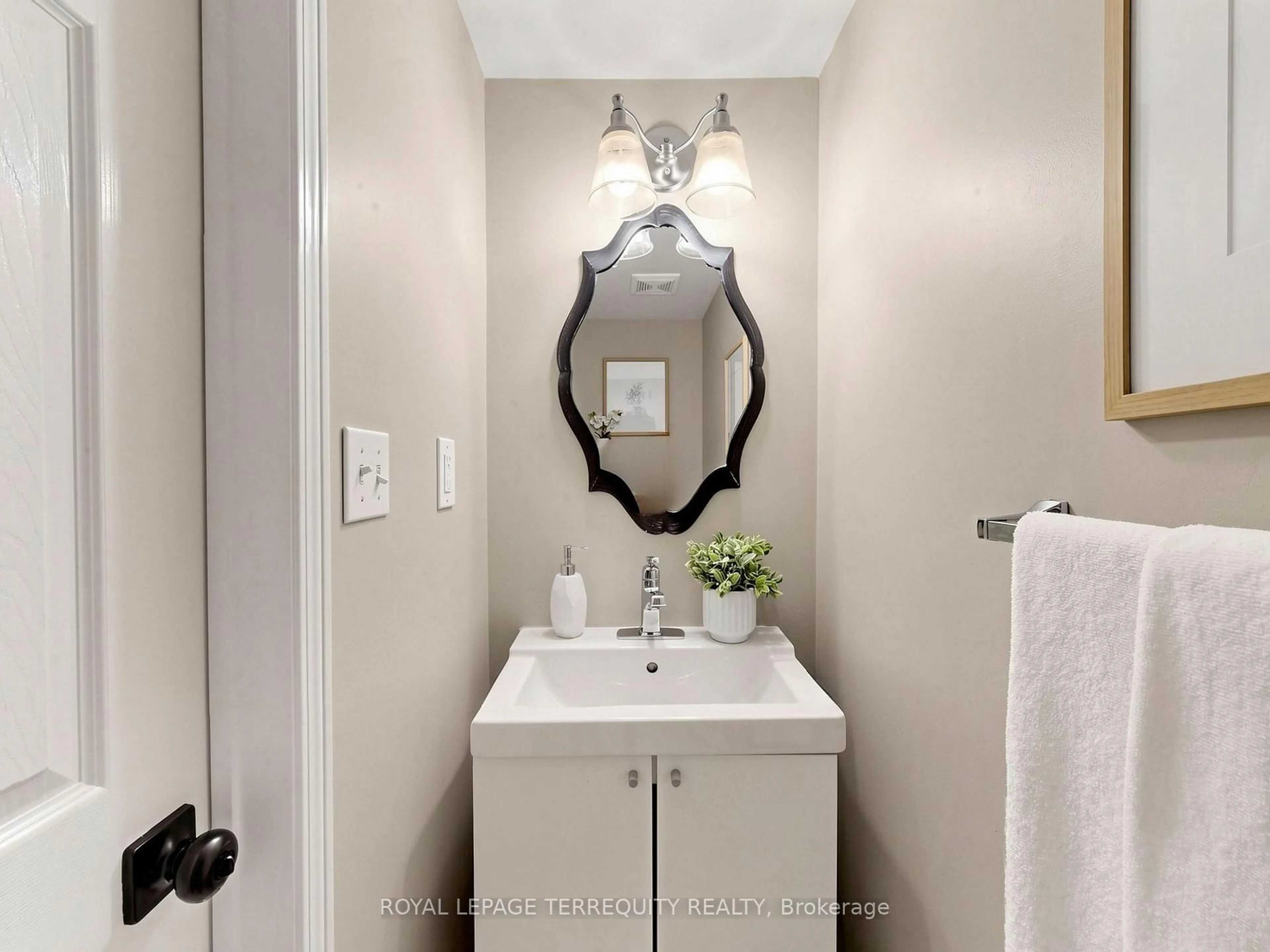 Contemporary bathroom, ceramic/tile floor for 61 Sprucedale Way, Whitby Ontario L1N 9T9