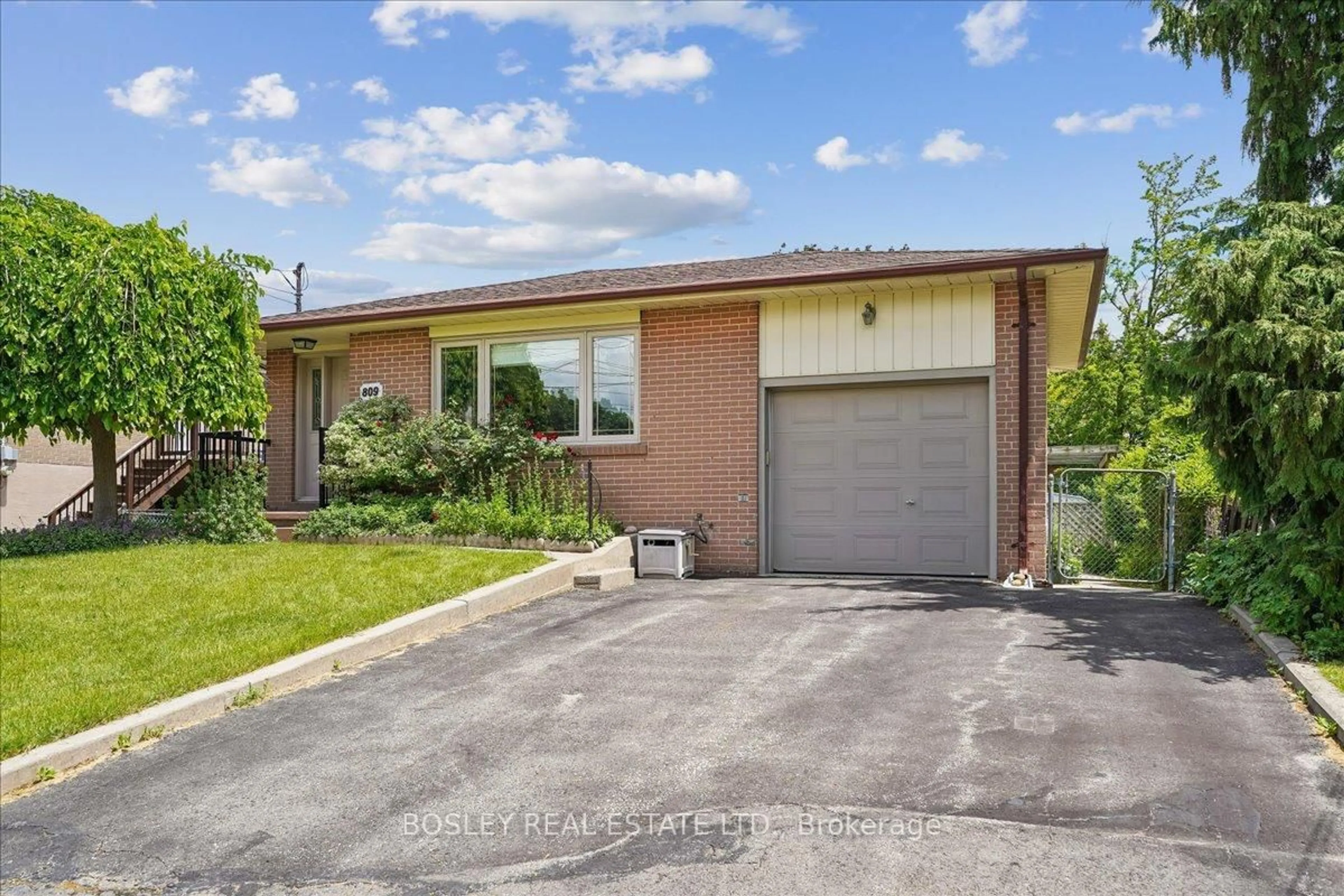 Home with brick exterior material, street for 809 Hillcrest Rd, Pickering Ontario L1W 2P5