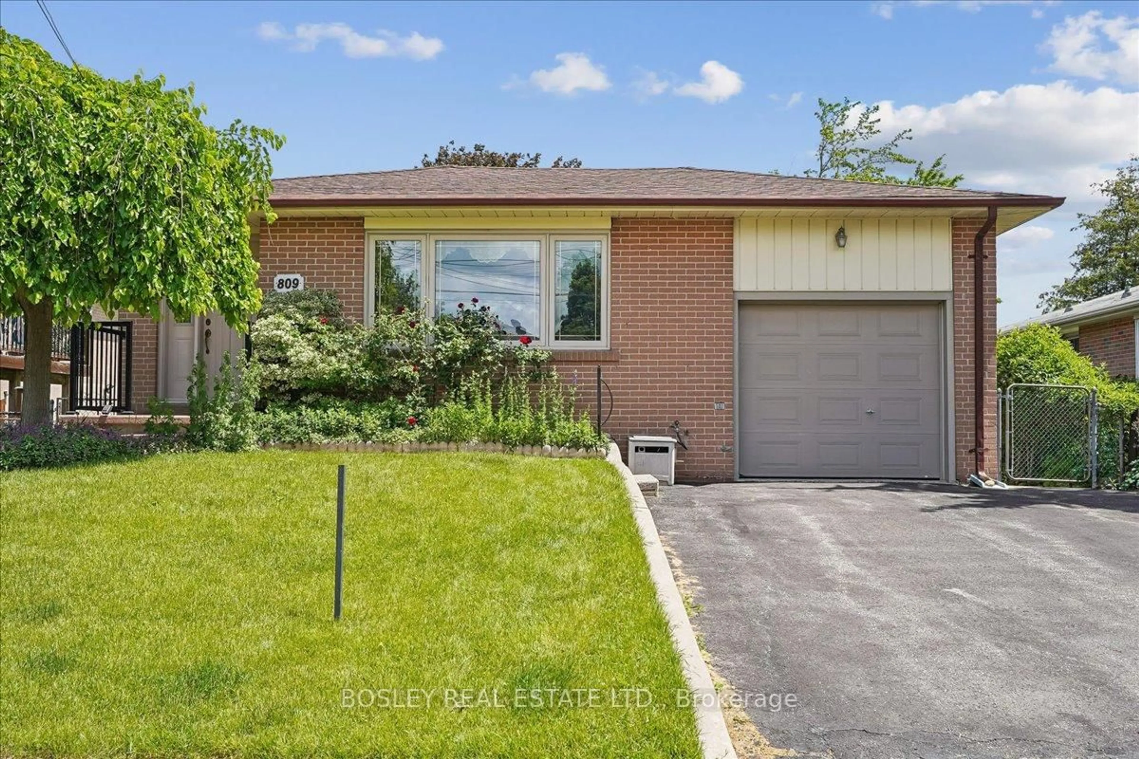 Home with brick exterior material, street for 809 Hillcrest Rd, Pickering Ontario L1W 2P5