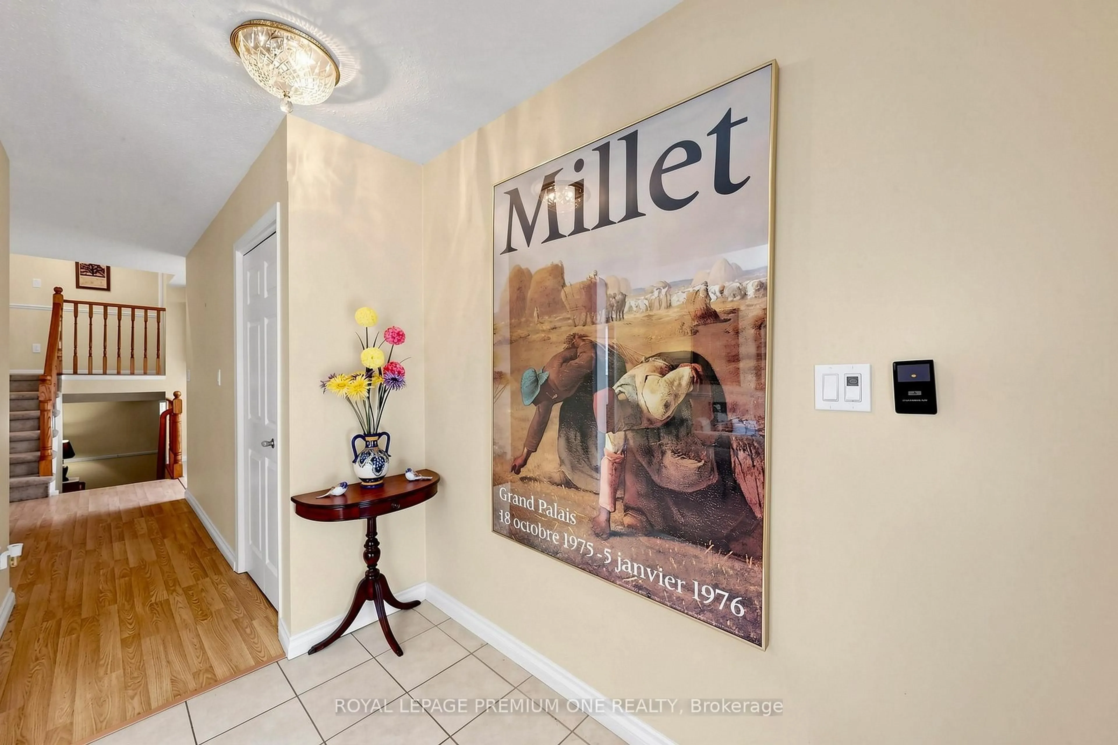 Indoor entryway for 4 Prout Dr, Clarington Ontario L1C 4A4