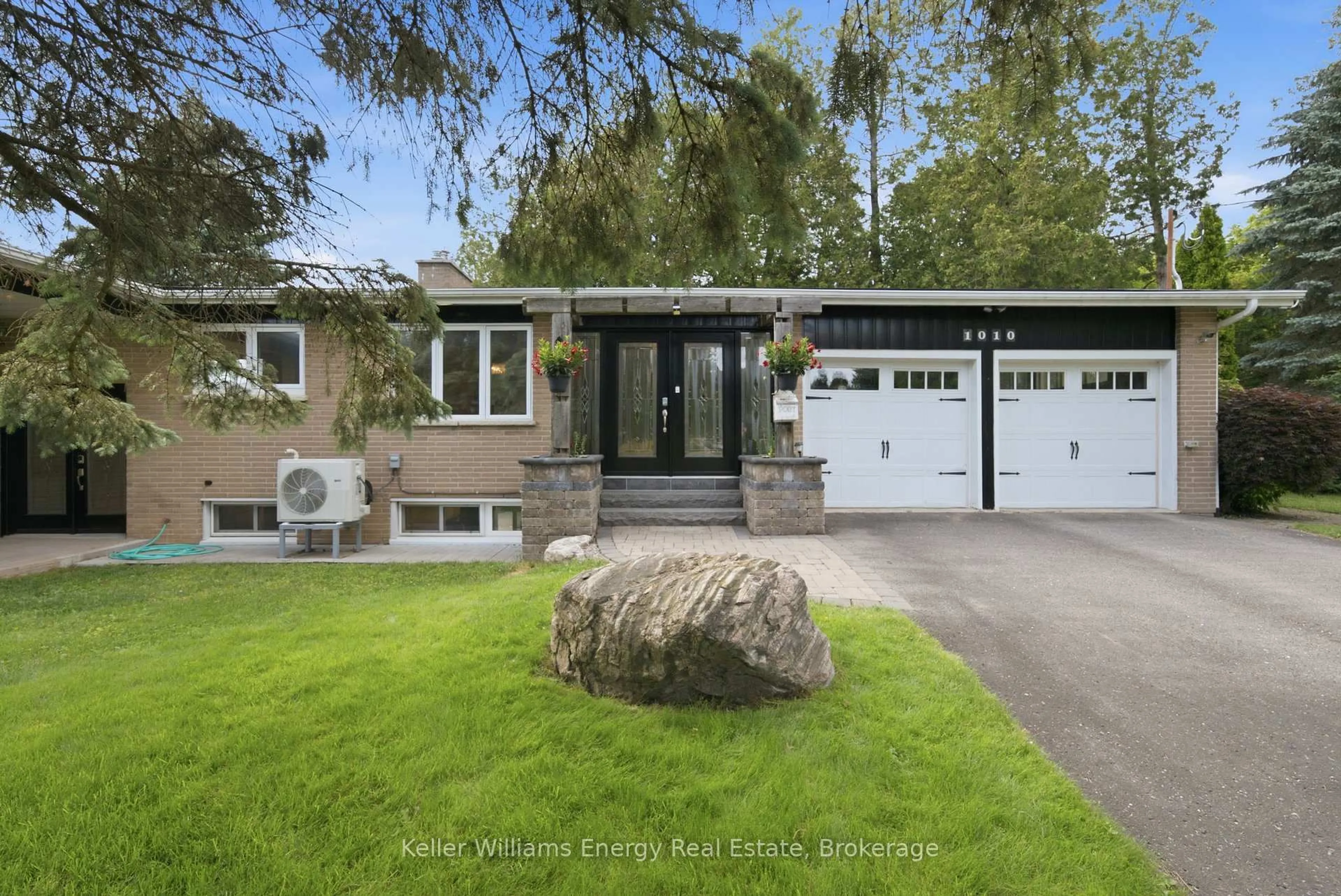Unknown for 1010 Regent Dr, Oshawa Ontario L1G 1J5