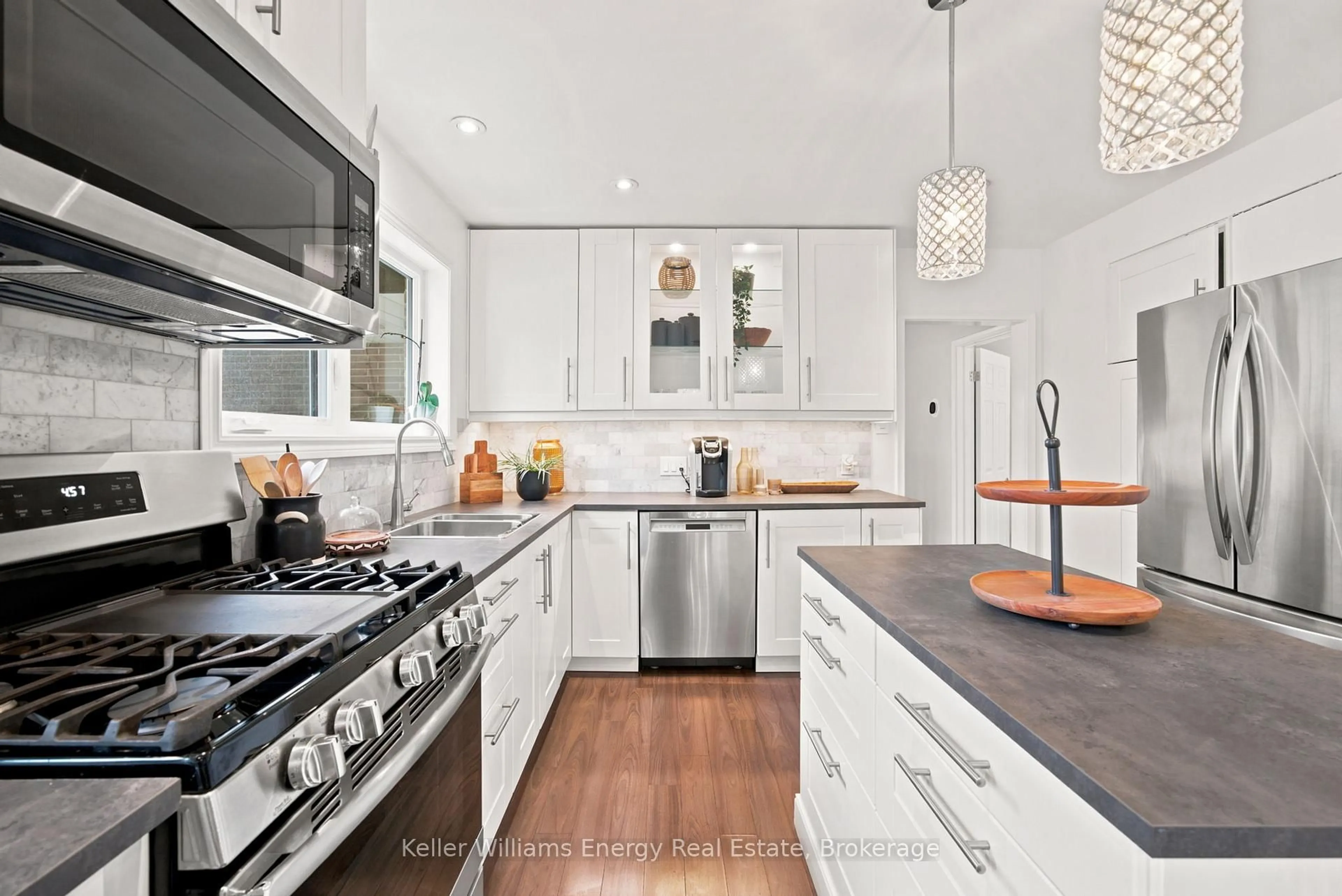Contemporary kitchen, unknown for 1010 Regent Dr, Oshawa Ontario L1G 1J5