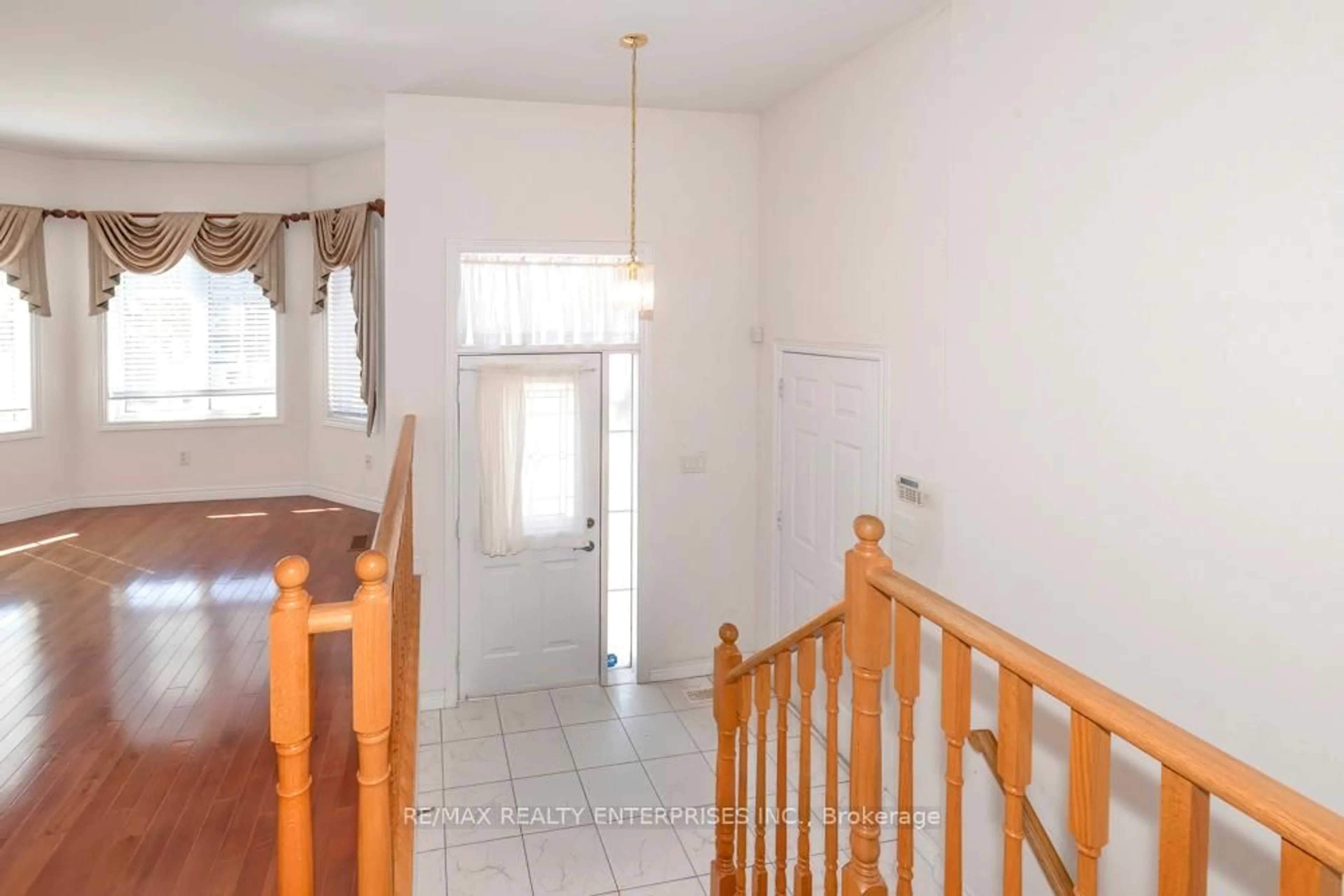 Unknown for 802 Coldstream Dr, Oshawa Ontario L1K 2Z3