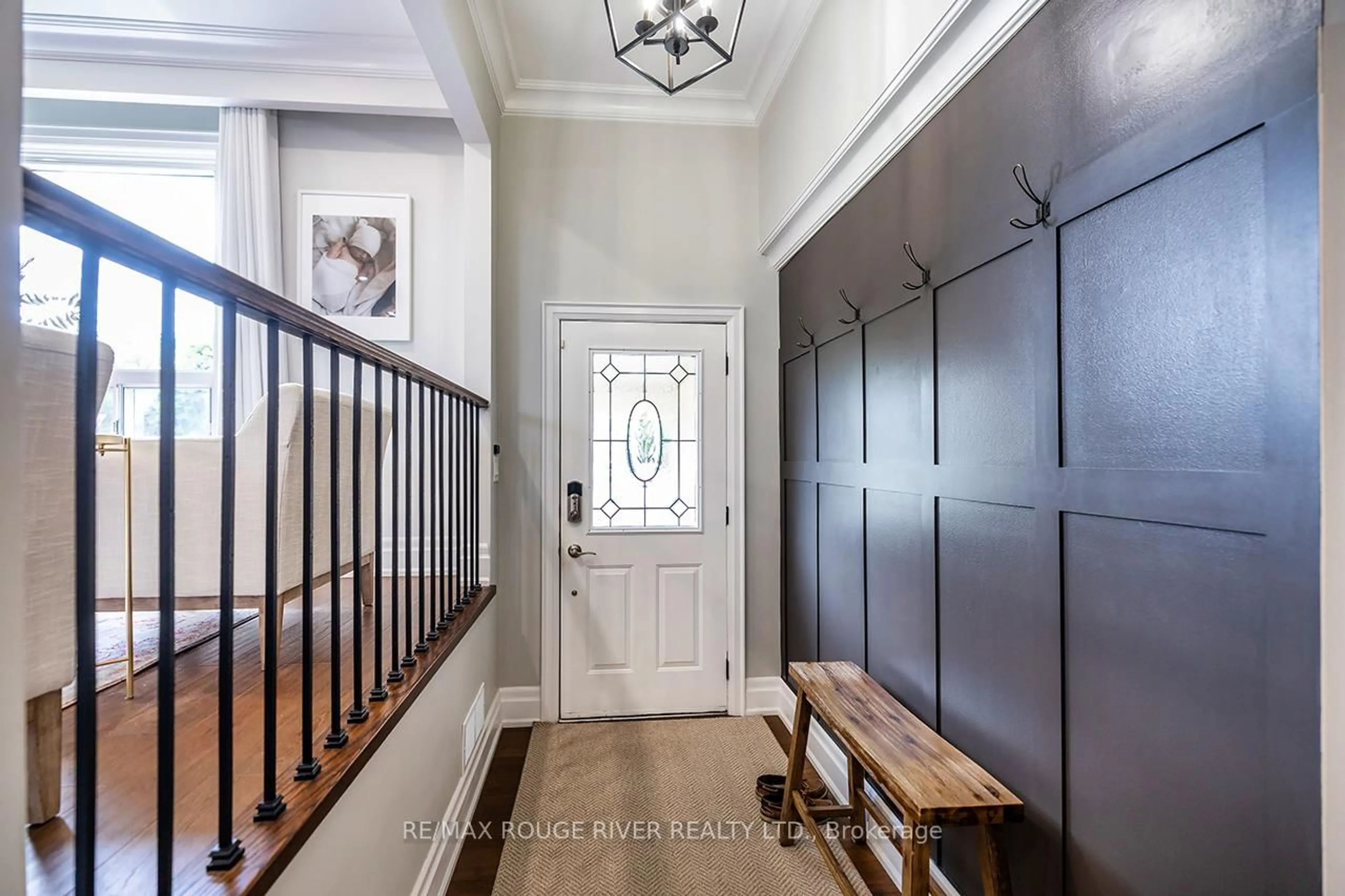 Indoor entryway for 108 Roser Cres, Clarington Ontario L1C 3N9