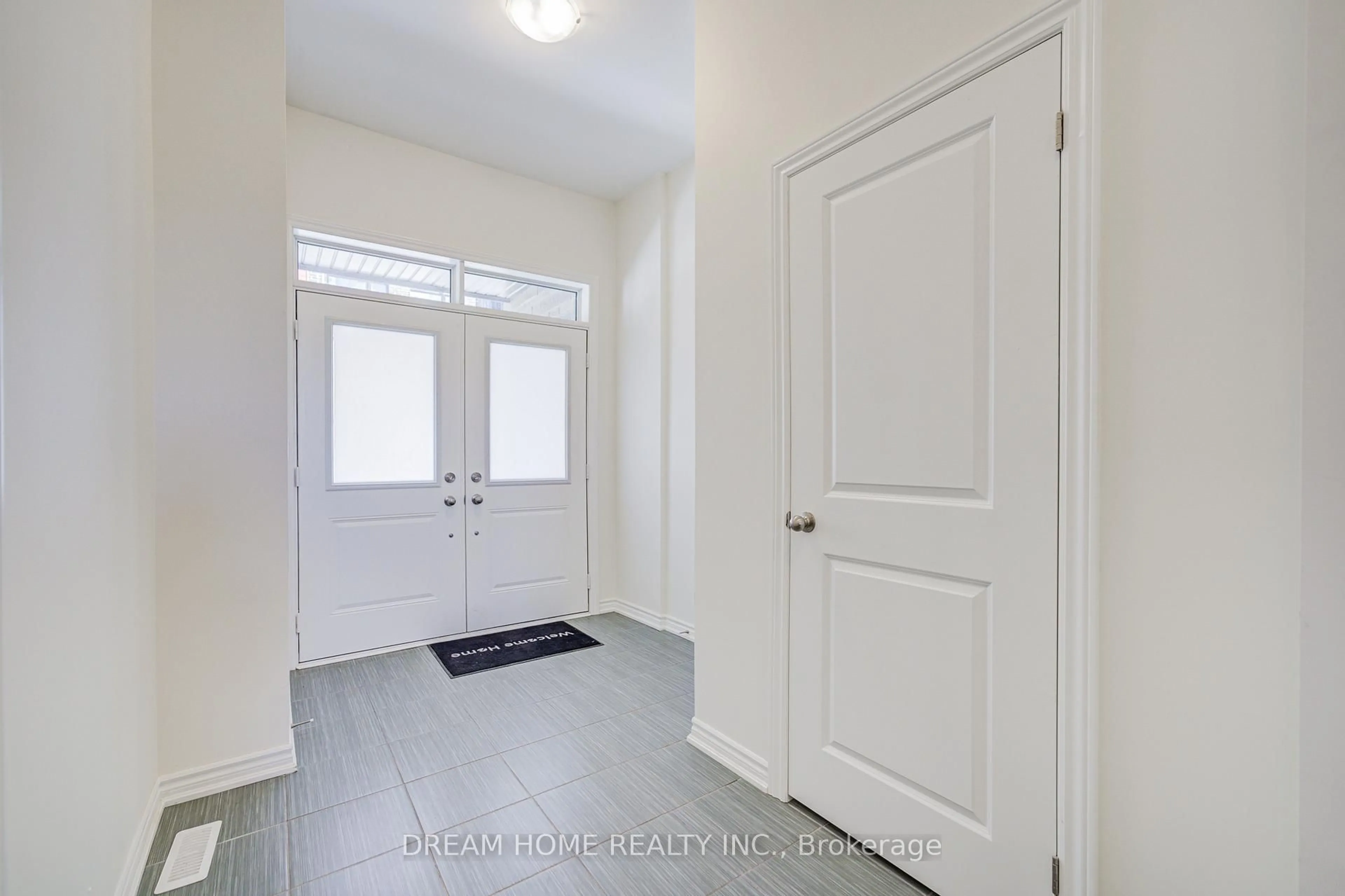 Indoor entryway for 19 Coppini Lane, Ajax Ontario L1S 7S9