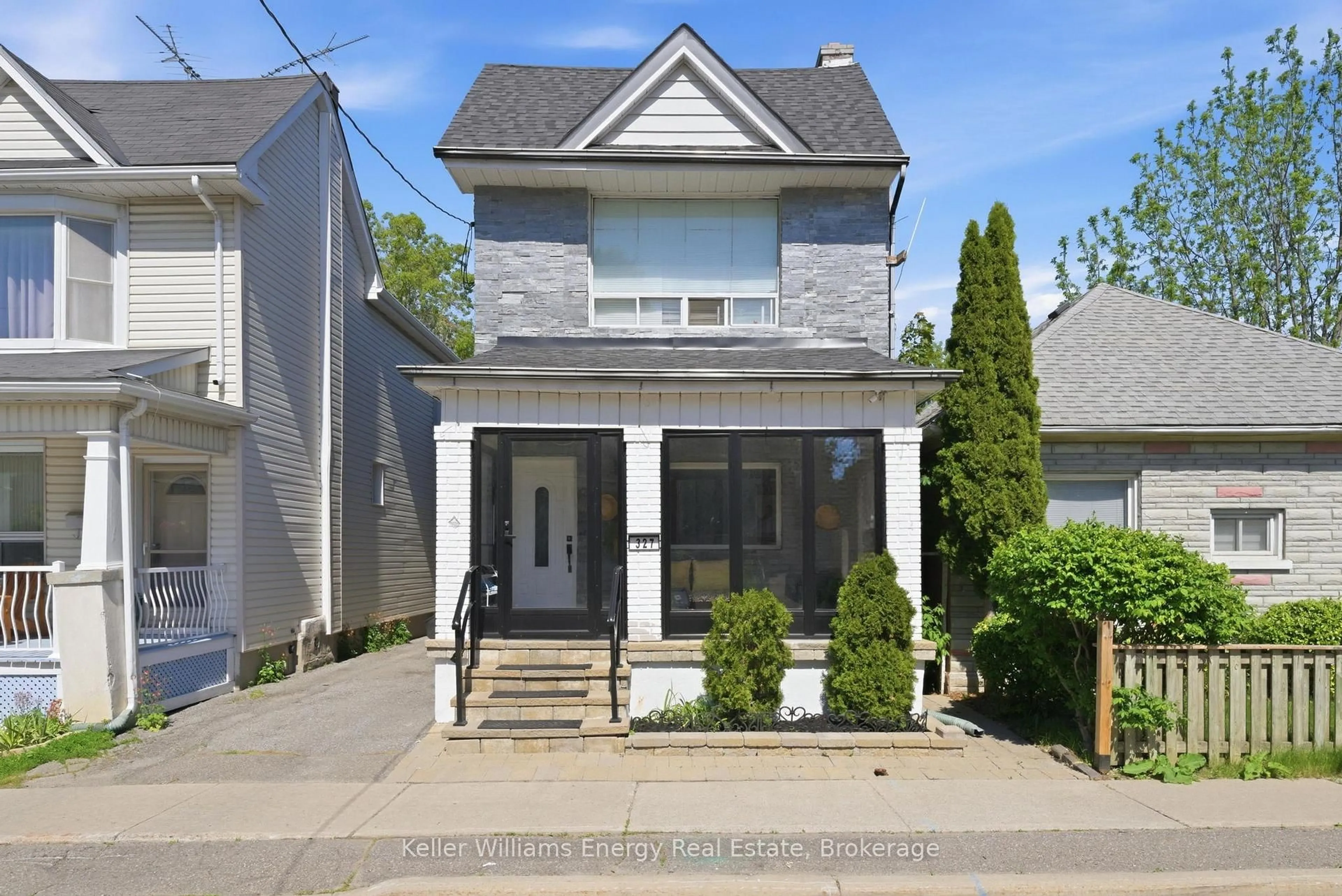 Home with brick exterior material, street for 327 Albert St, Oshawa Ontario L1H 4S2