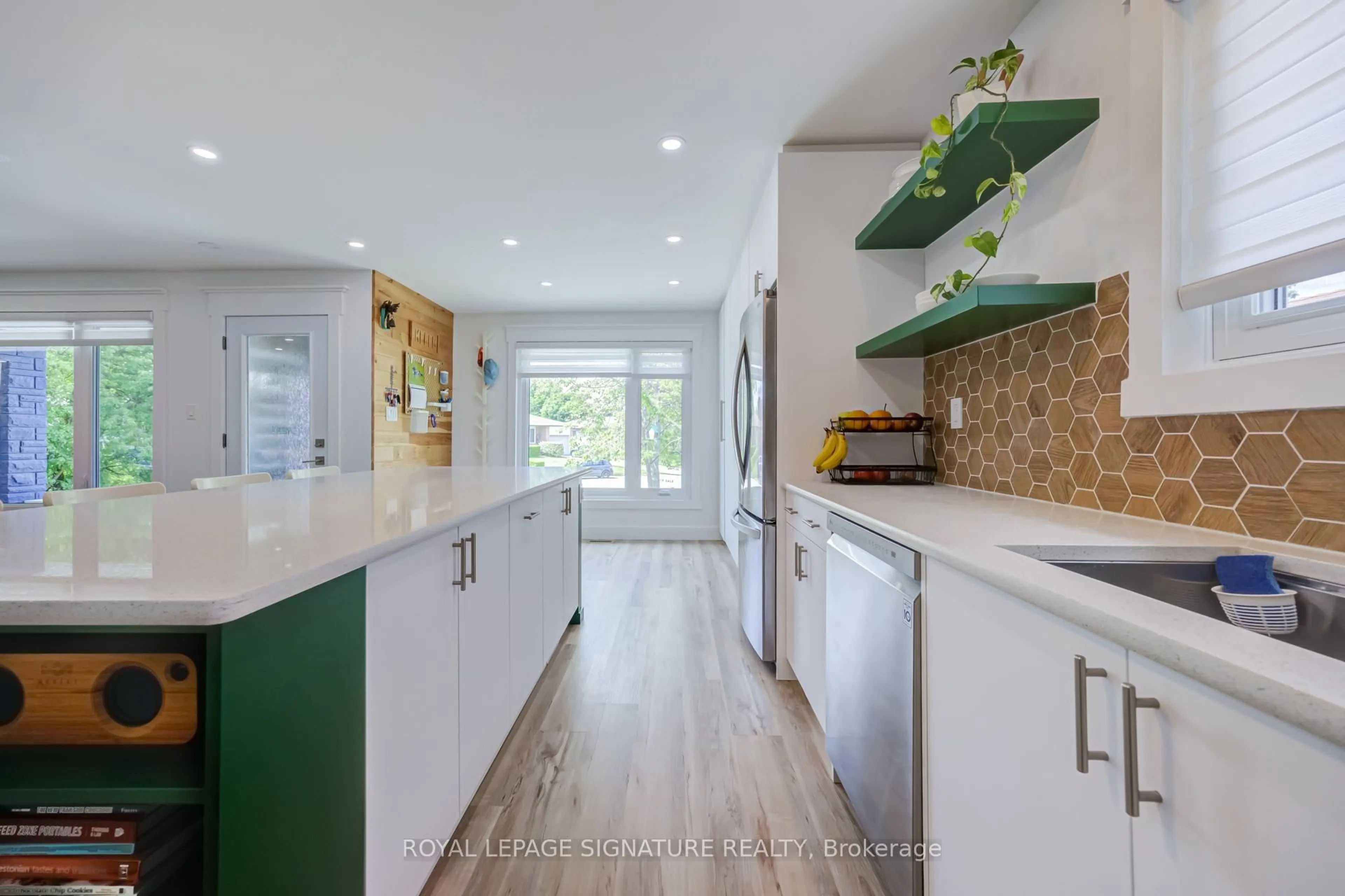 Contemporary kitchen, unknown for 12 Kinnison Crt, Ajax Ontario L1S 1K5