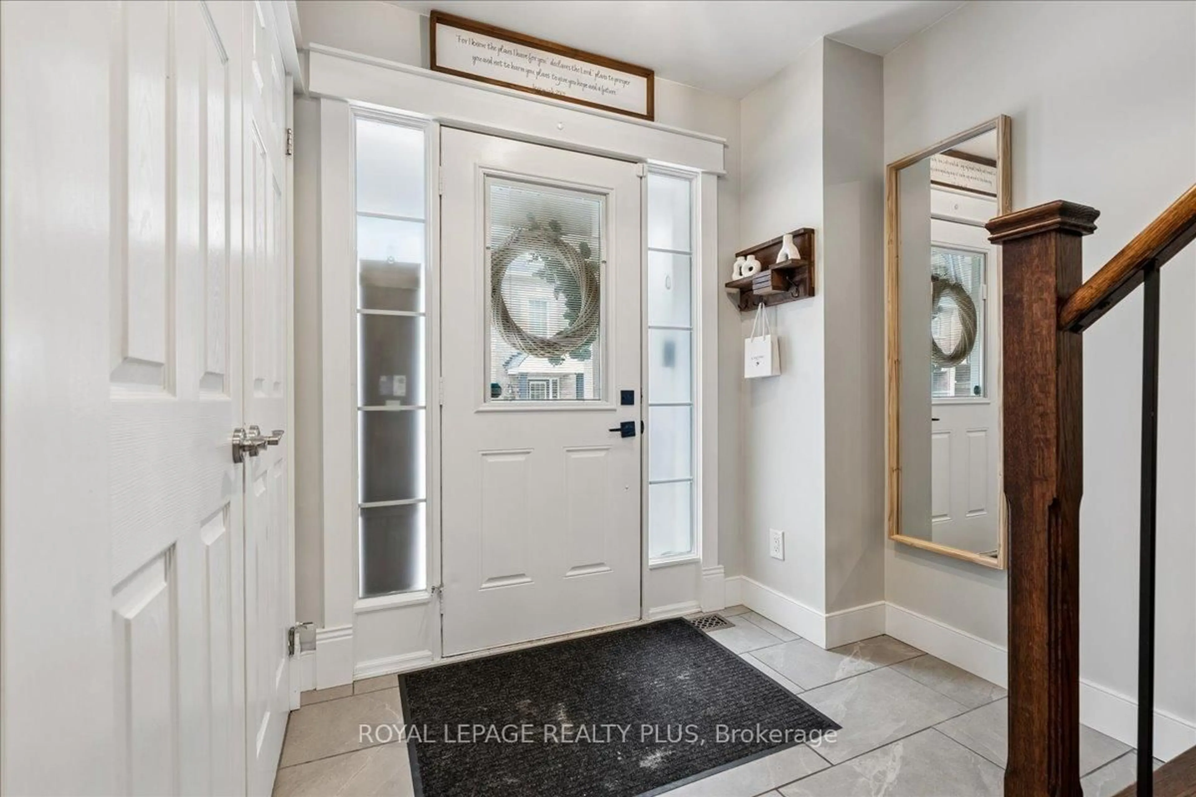 Indoor entryway for 29 Jeremiah Lane, Toronto Ontario M1J 0A3