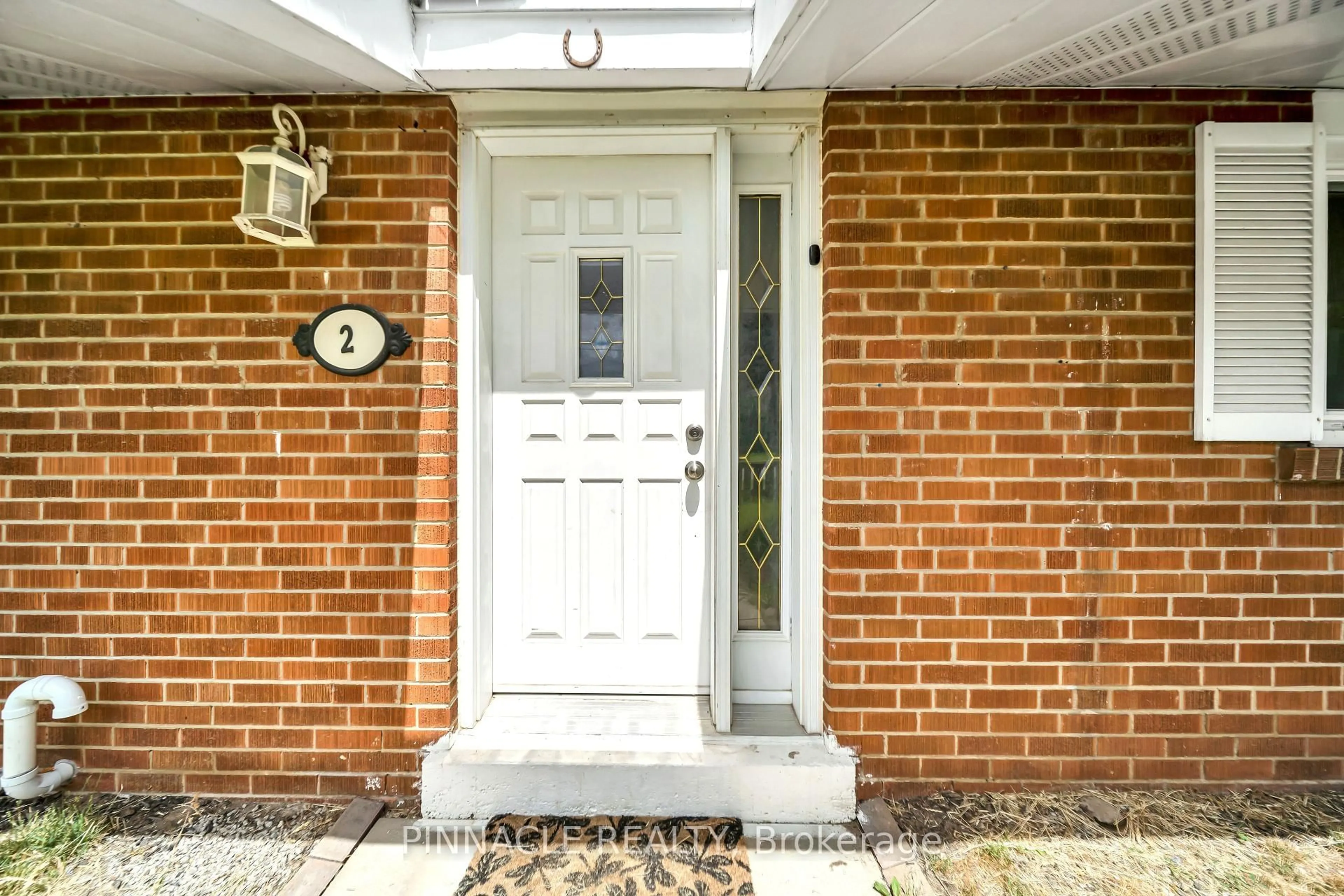 Indoor entryway for 2 Ladysbridge Dr, Toronto Ontario M1G 3H6
