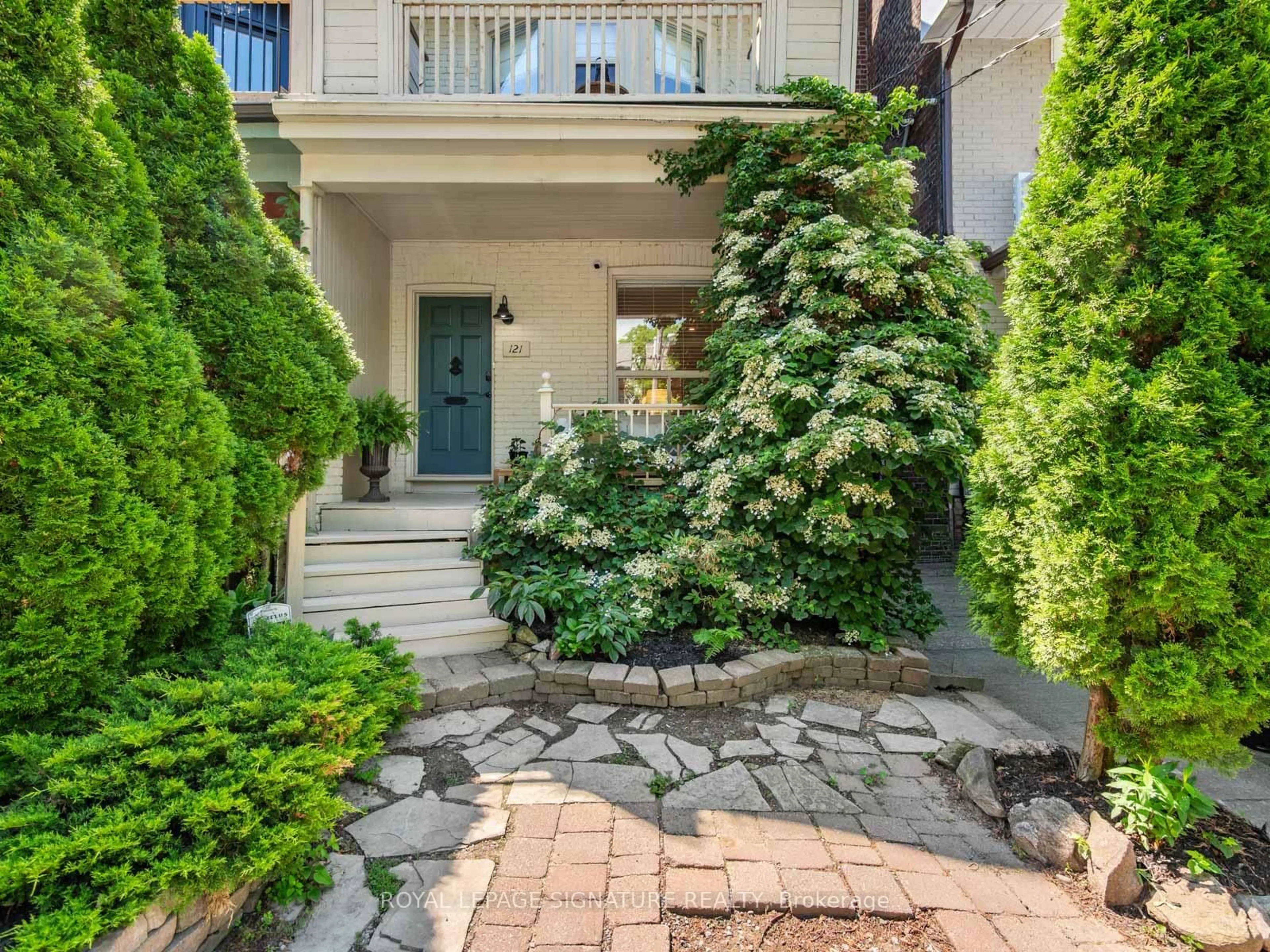 Unknown for 121 Ivy Ave, Toronto Ontario M4L 2H8