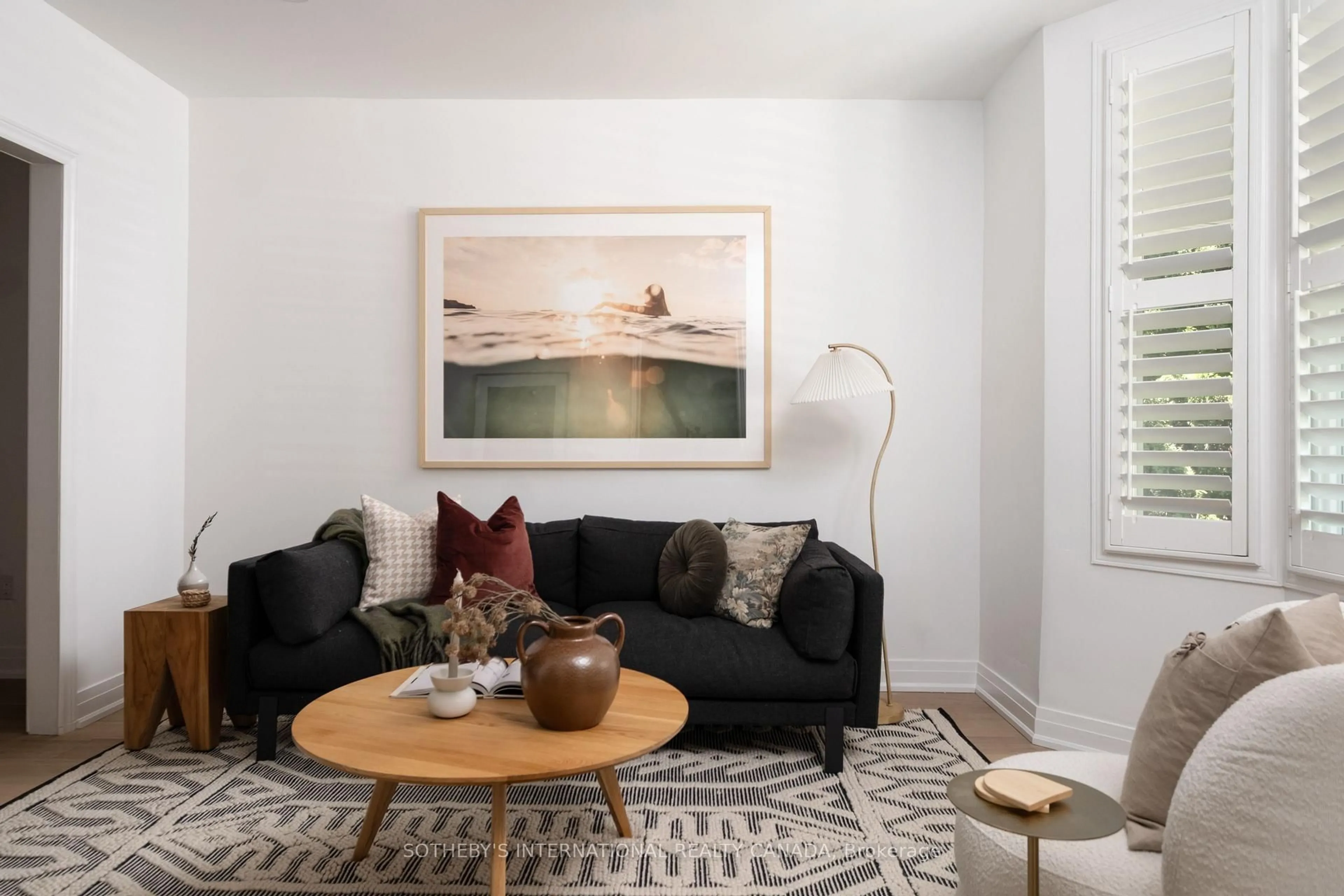 Living room with furniture, unknown for 22 Connaught Ave, Toronto Ontario M4L 2V9