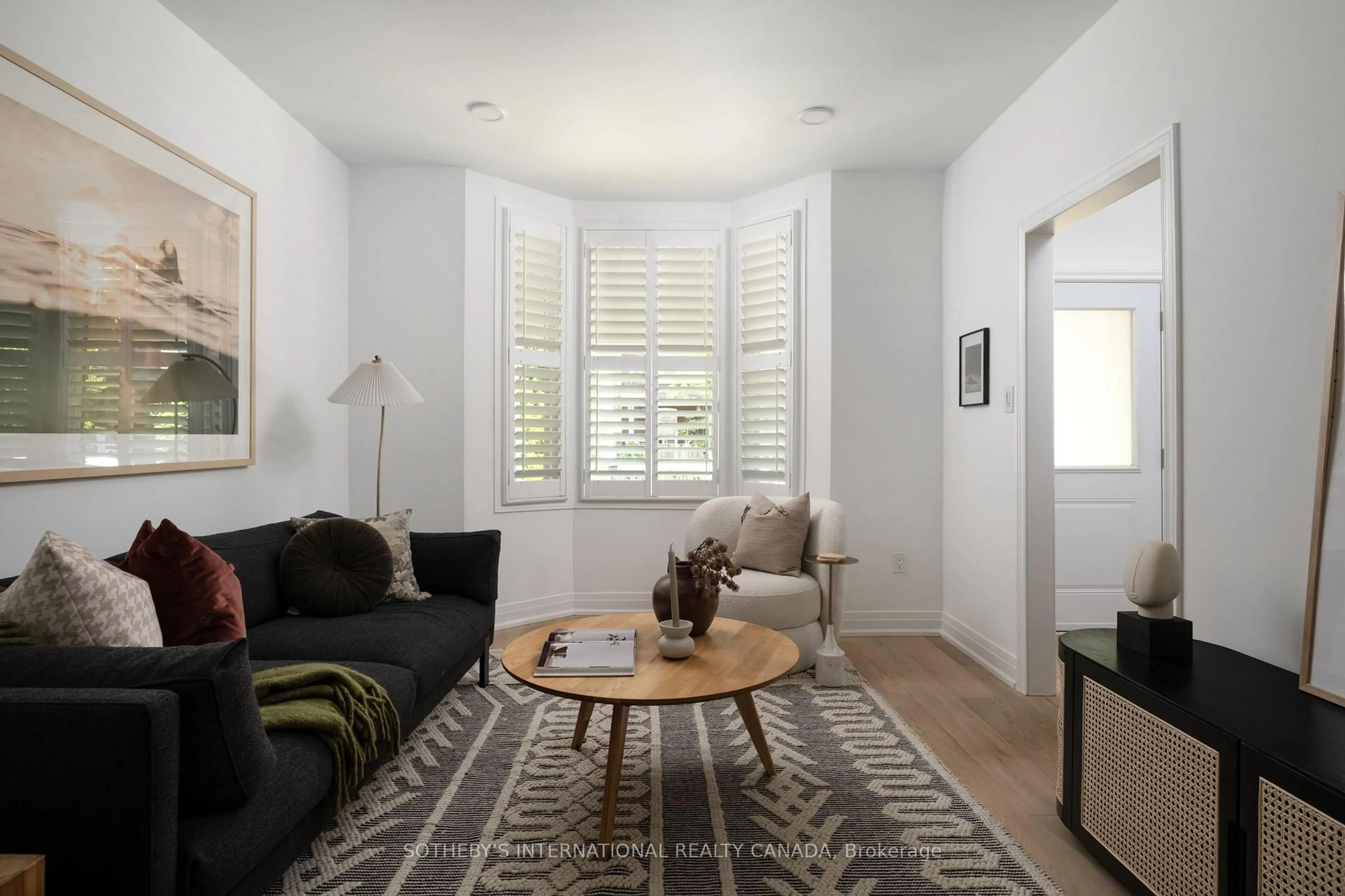 Living room with furniture, unknown for 22 Connaught Ave, Toronto Ontario M4L 2V9