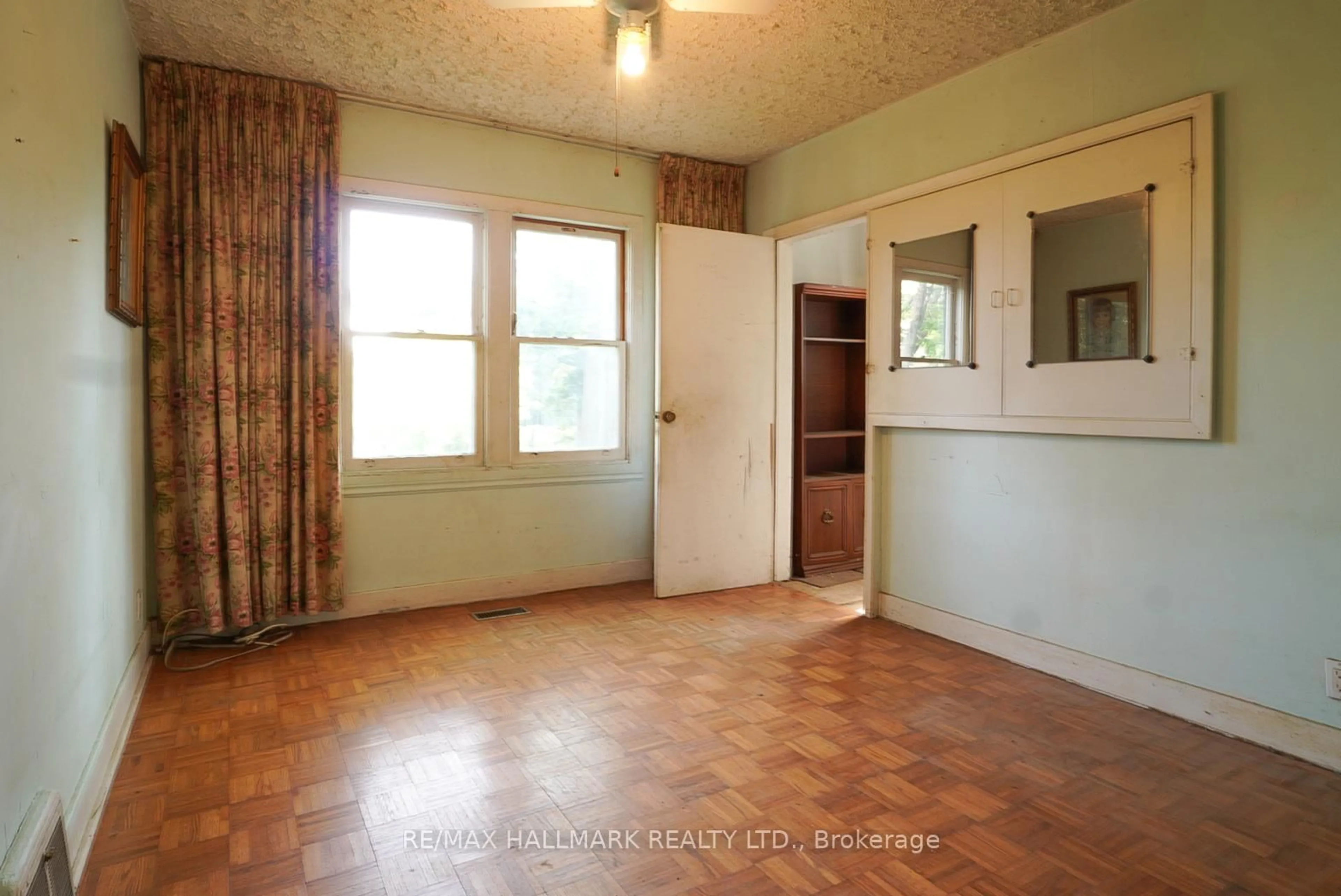 A pic of a room for 63 Highview Ave, Toronto Ontario M1N 2H4
