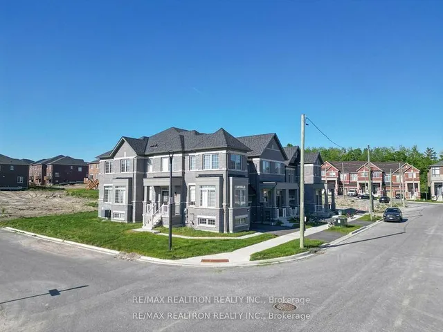988 Grosbeak Tr, Pickering 2