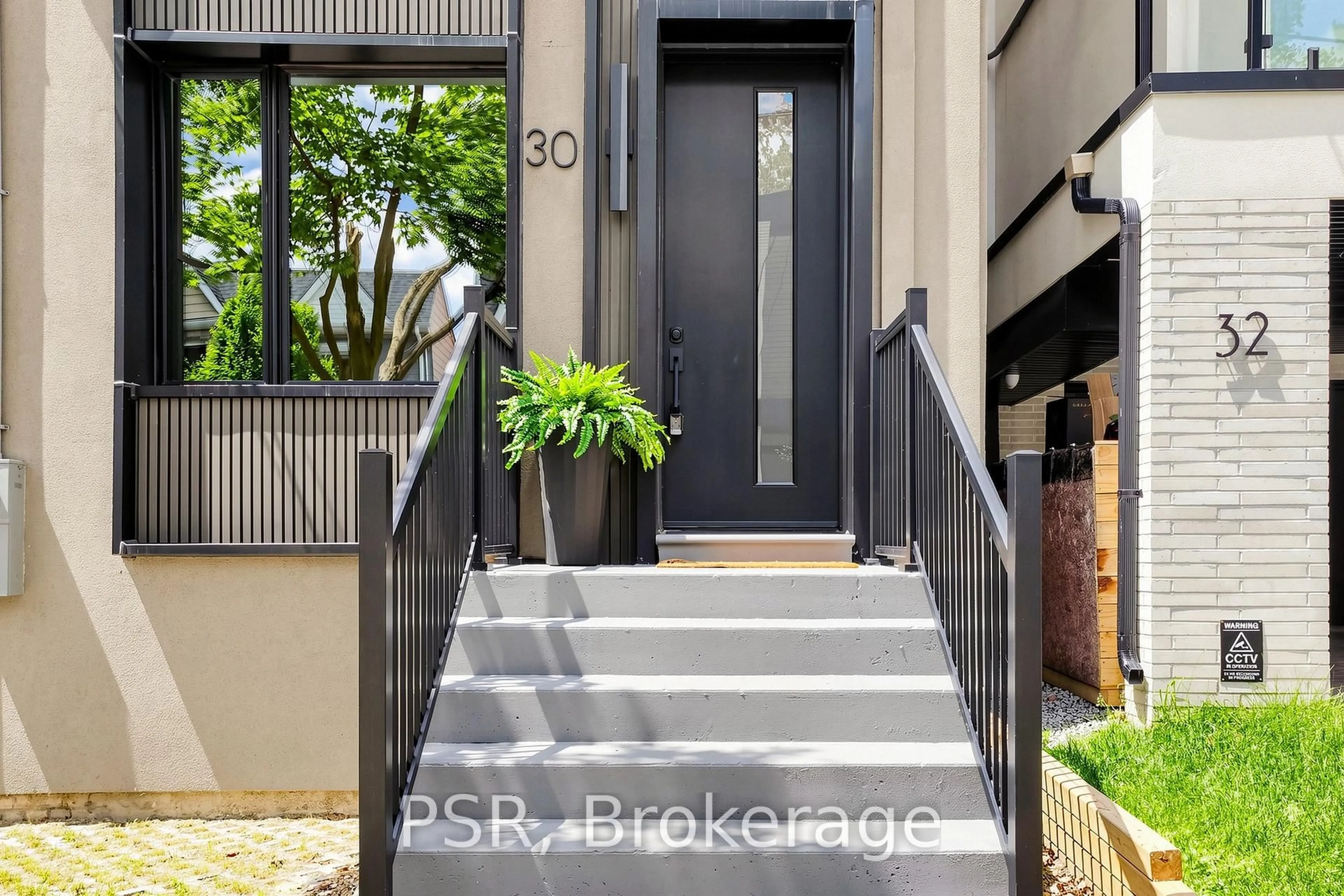 Indoor entryway for 30 Winnifred Ave, Toronto Ontario M4M 2X3